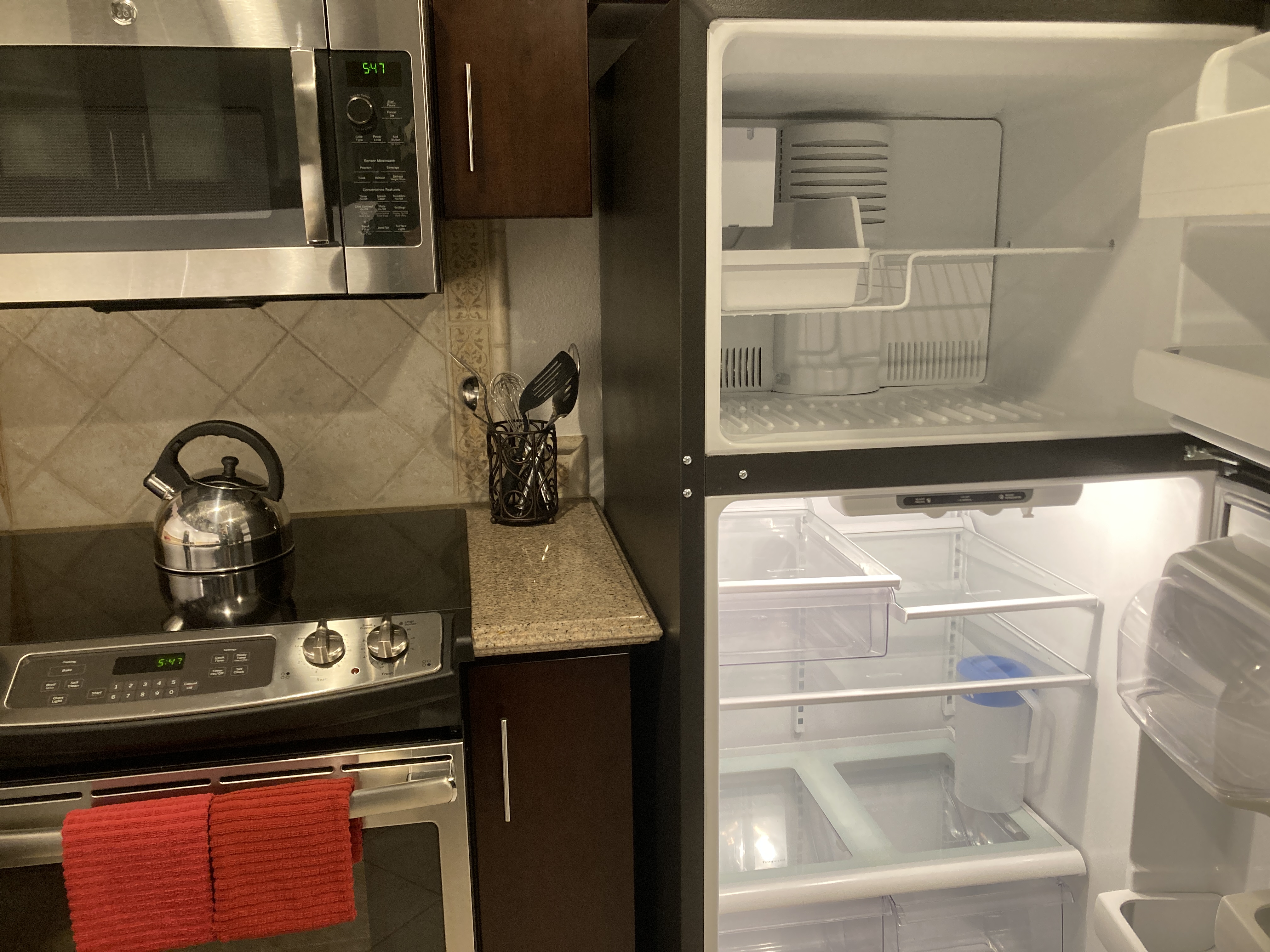 Marriotts Grand Chateau Las Vegas 2BR Villa kitchen with fridge open