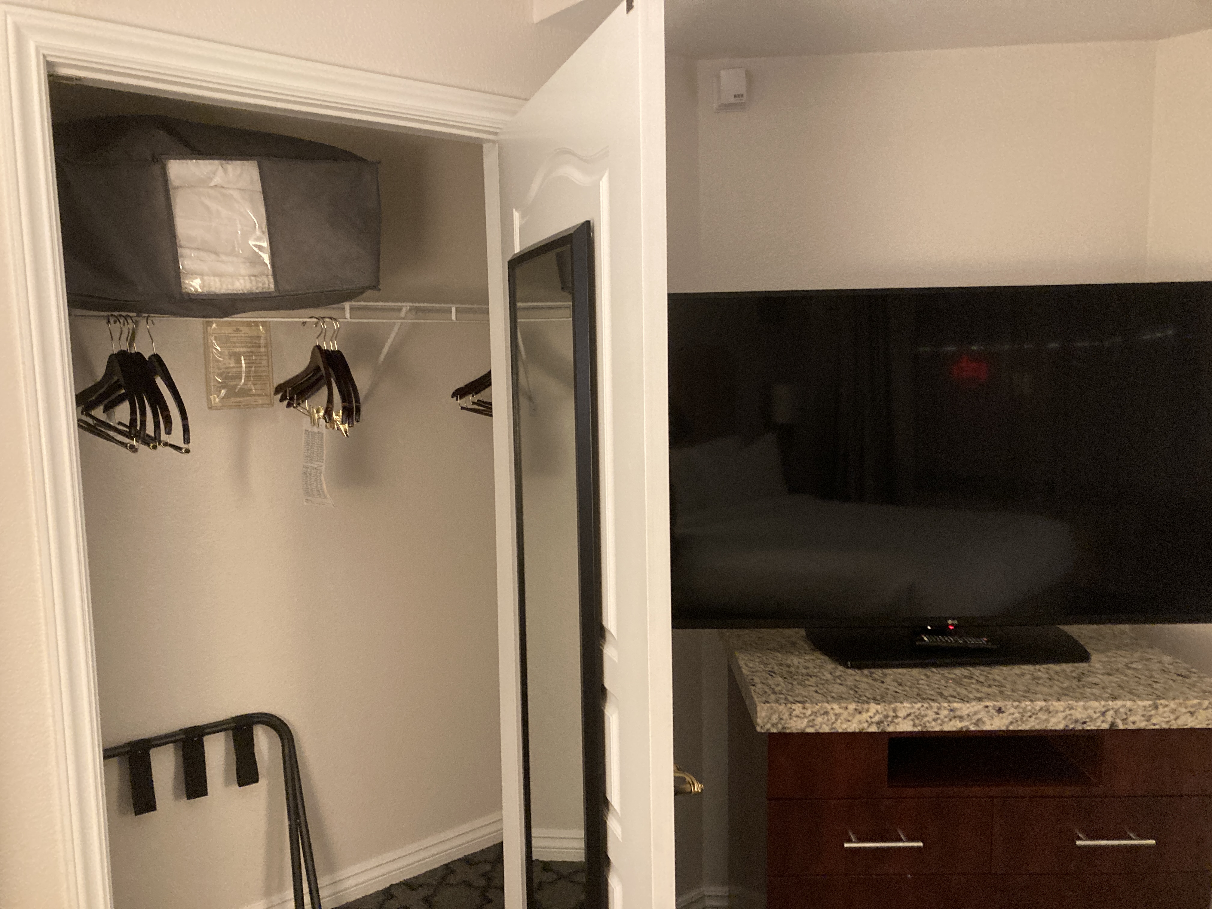 Marriotts Grand Chateau Las Vegas 2BR Villa master bedroom closet