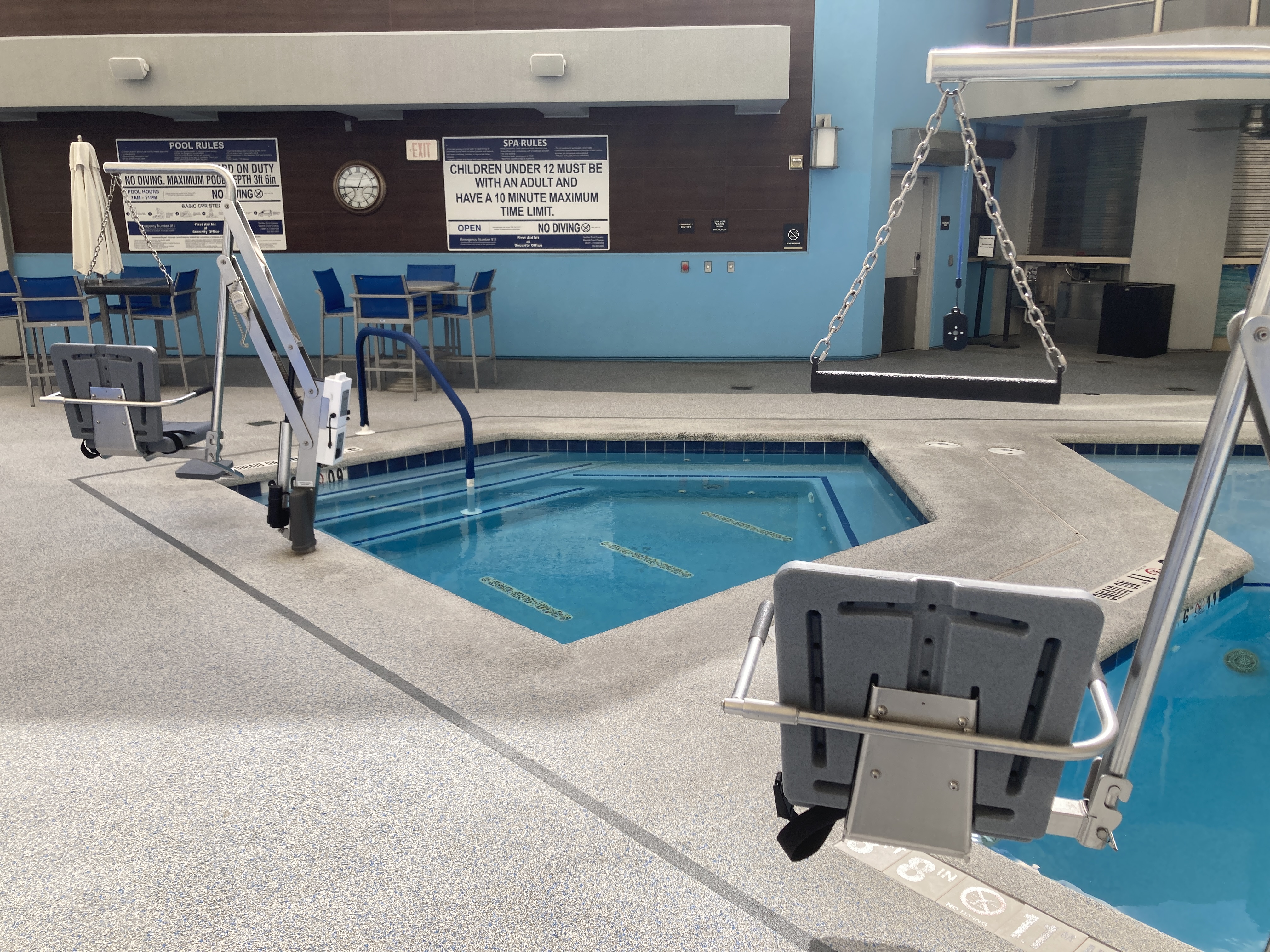 Marriotts Grand Chateau Las Vegas fifth floor pool accessability