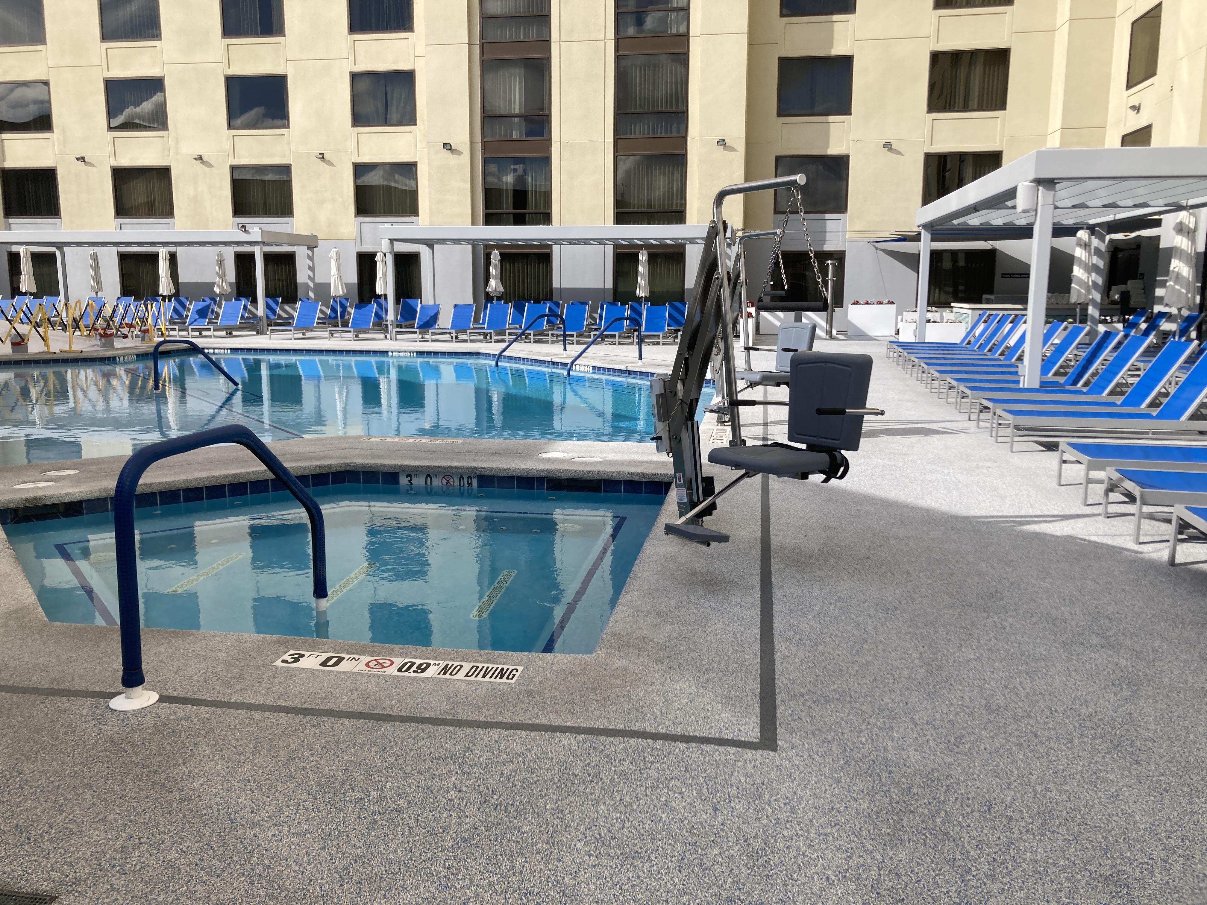 Marriotts Grand Chateau Las Vegas fifth floor pool and hot tub