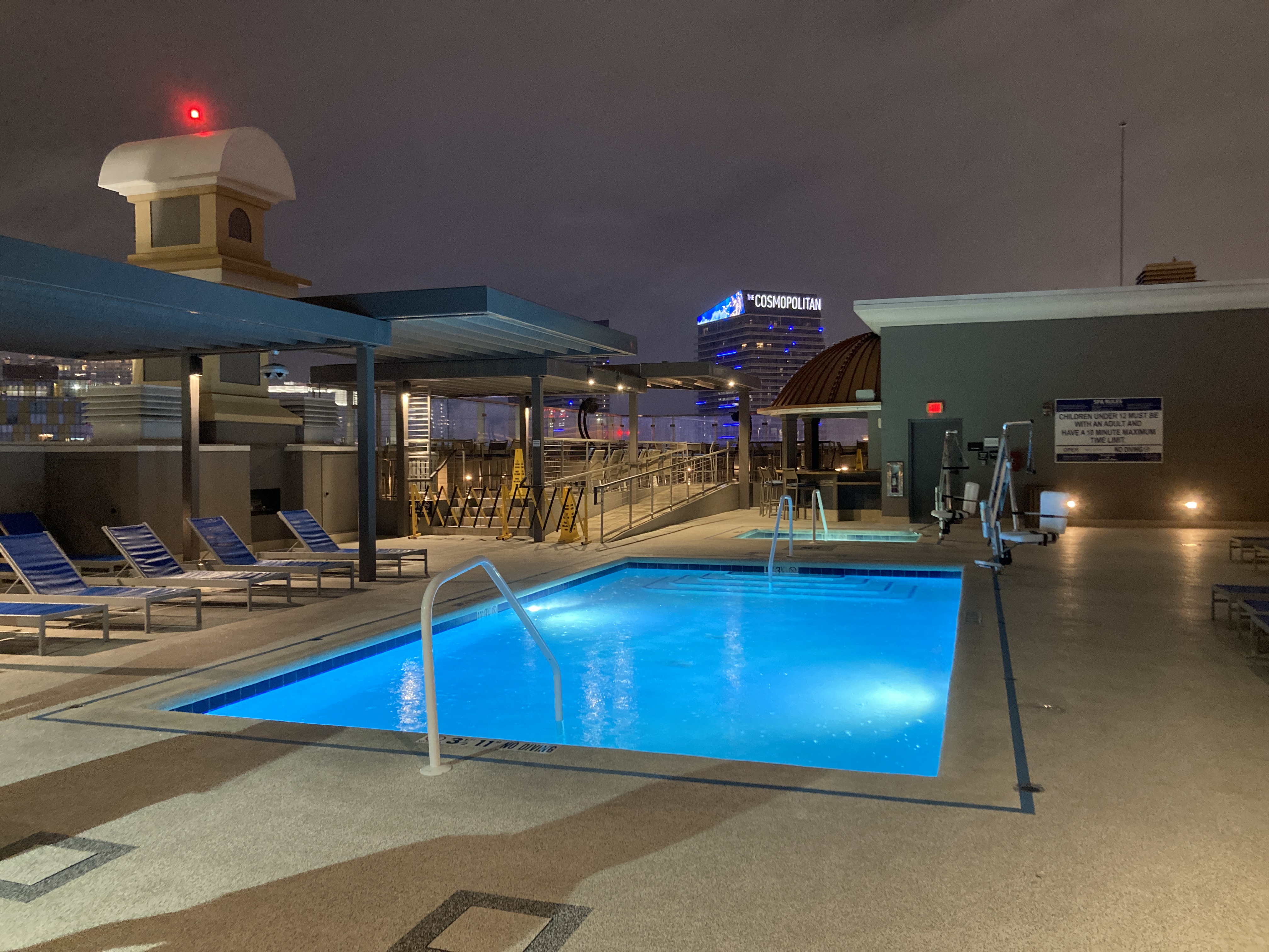 Marriotts Grand Chateau Las Vegas rooftop pool