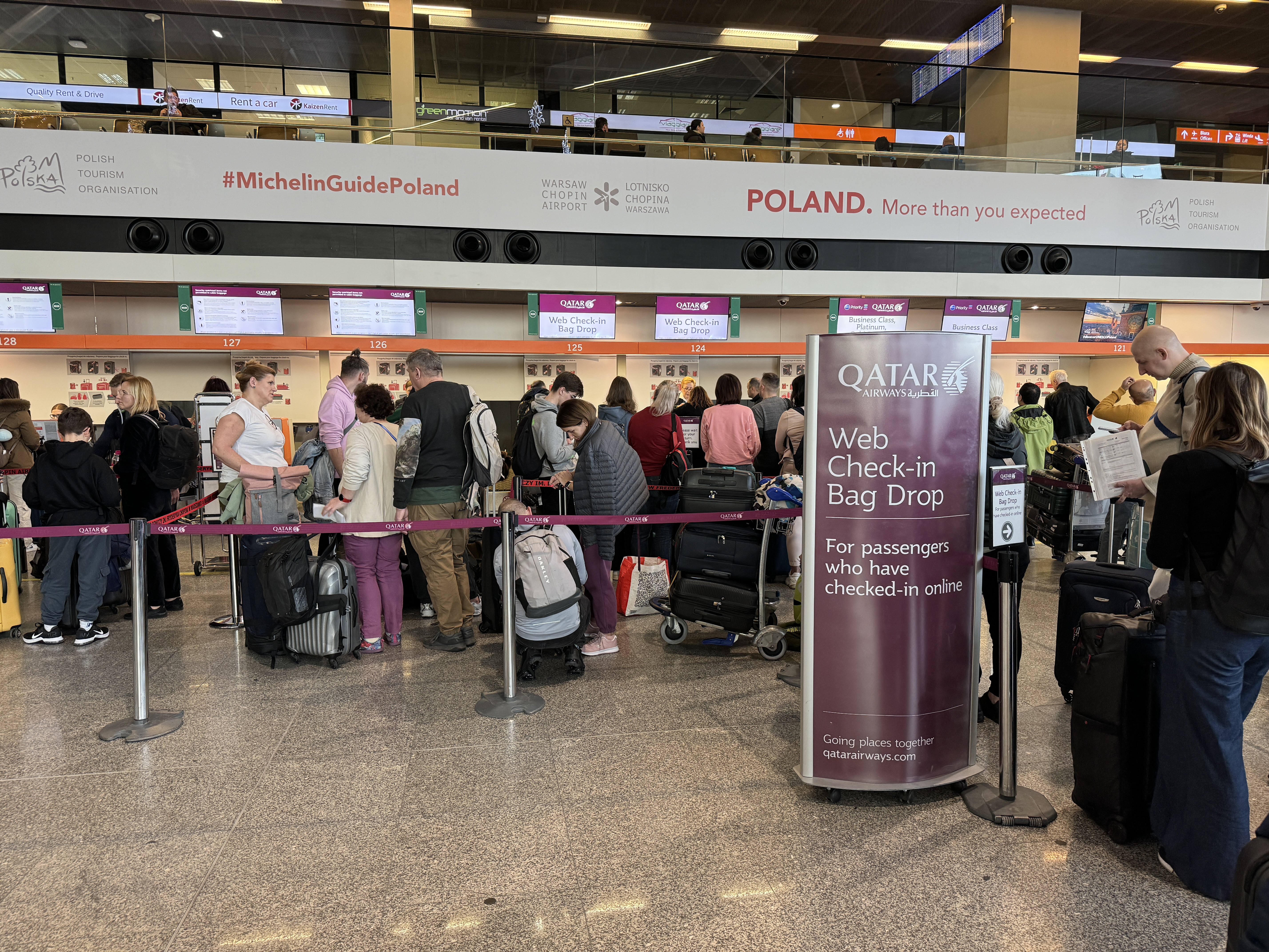 Qatar Airways Warsaw Airport bag drop Qatar Airways Warsaw Airport bag drop