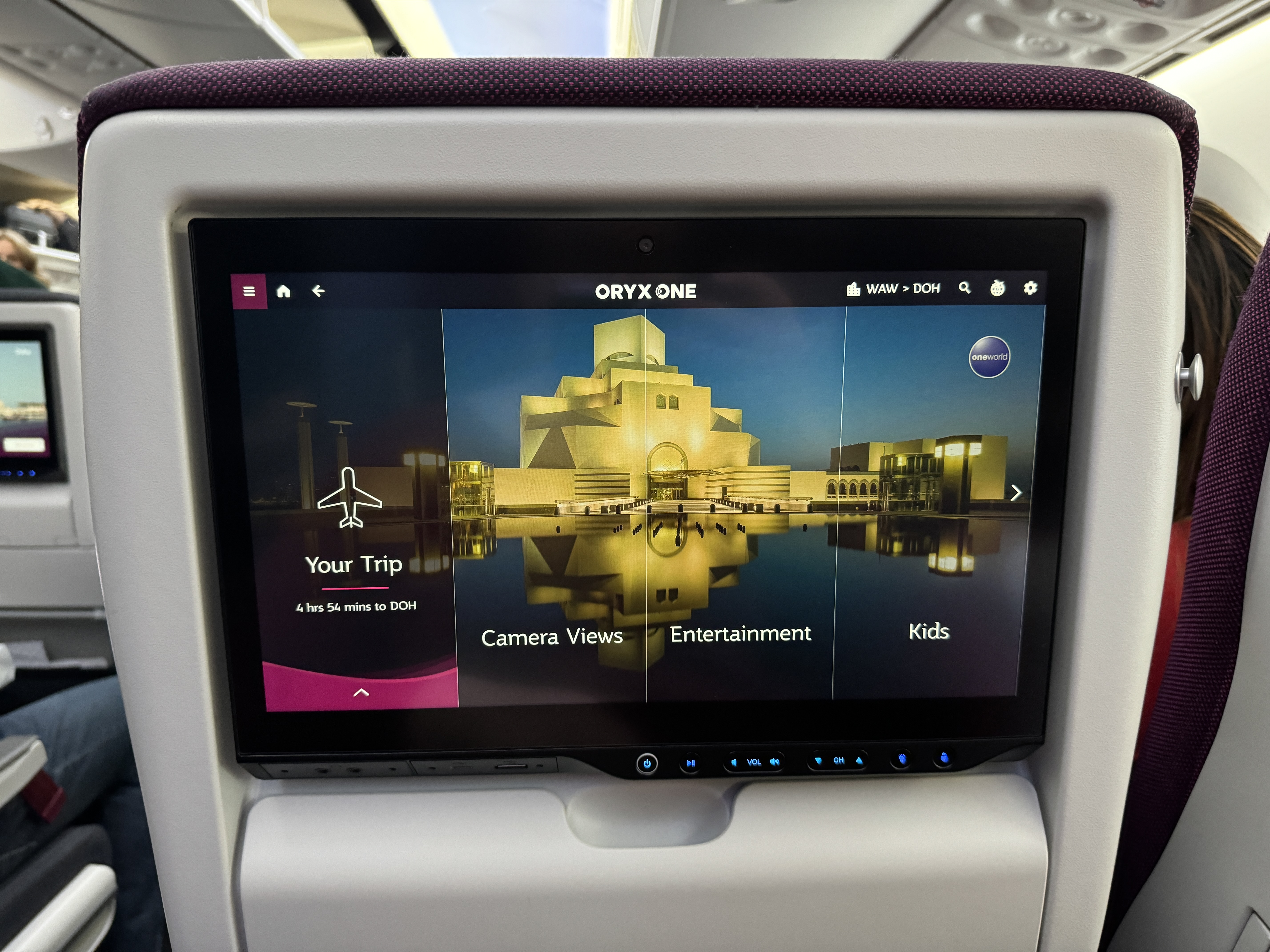 Qatar Airways economy WAW DOH 787 IFE Oryx One Qatar Airways economy WAW DOH 787 IFE Oryx One