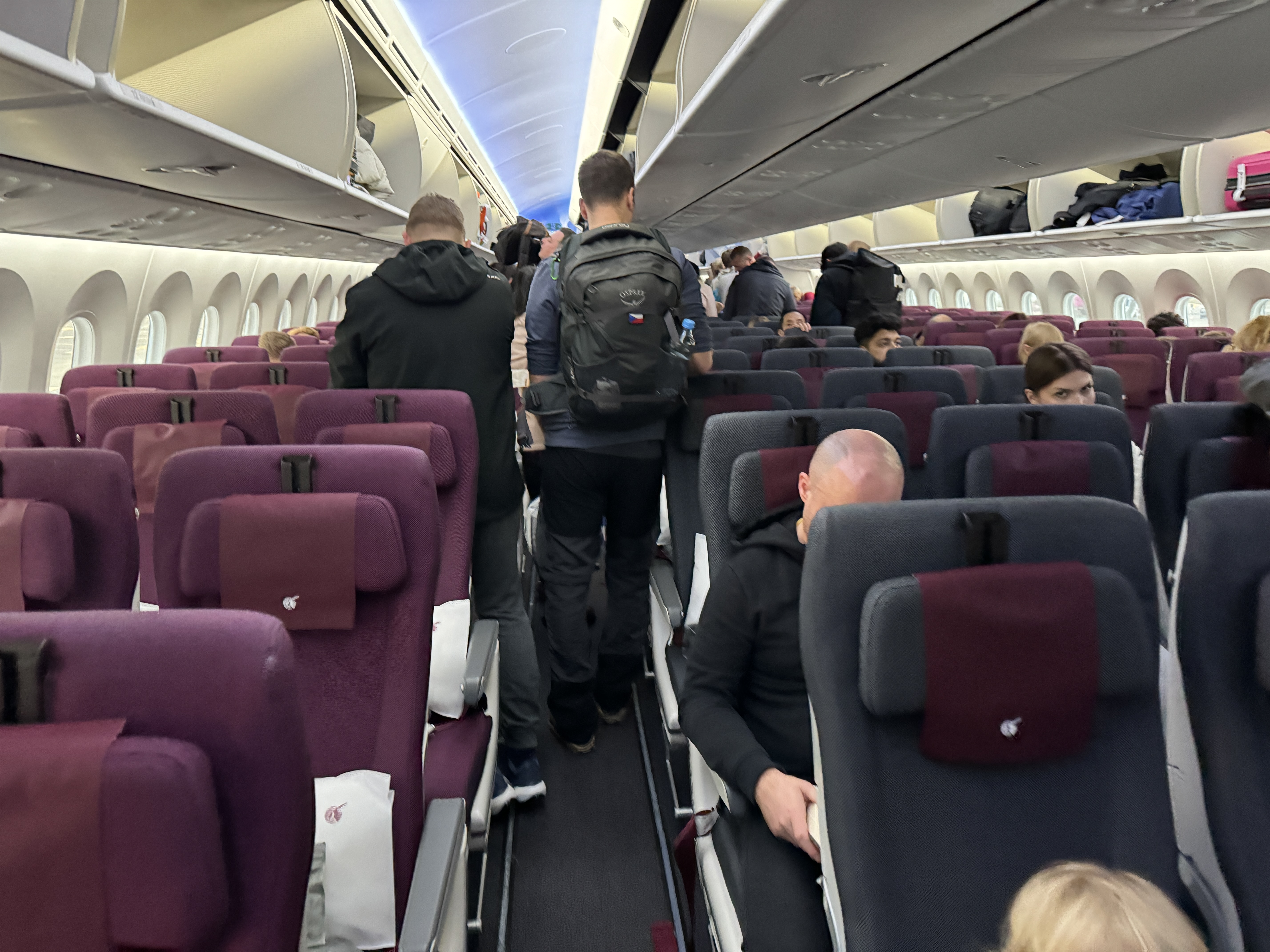 Qatar Airways economy WAW DOH 787 cabin Qatar Airways economy WAW DOH 787 cabin