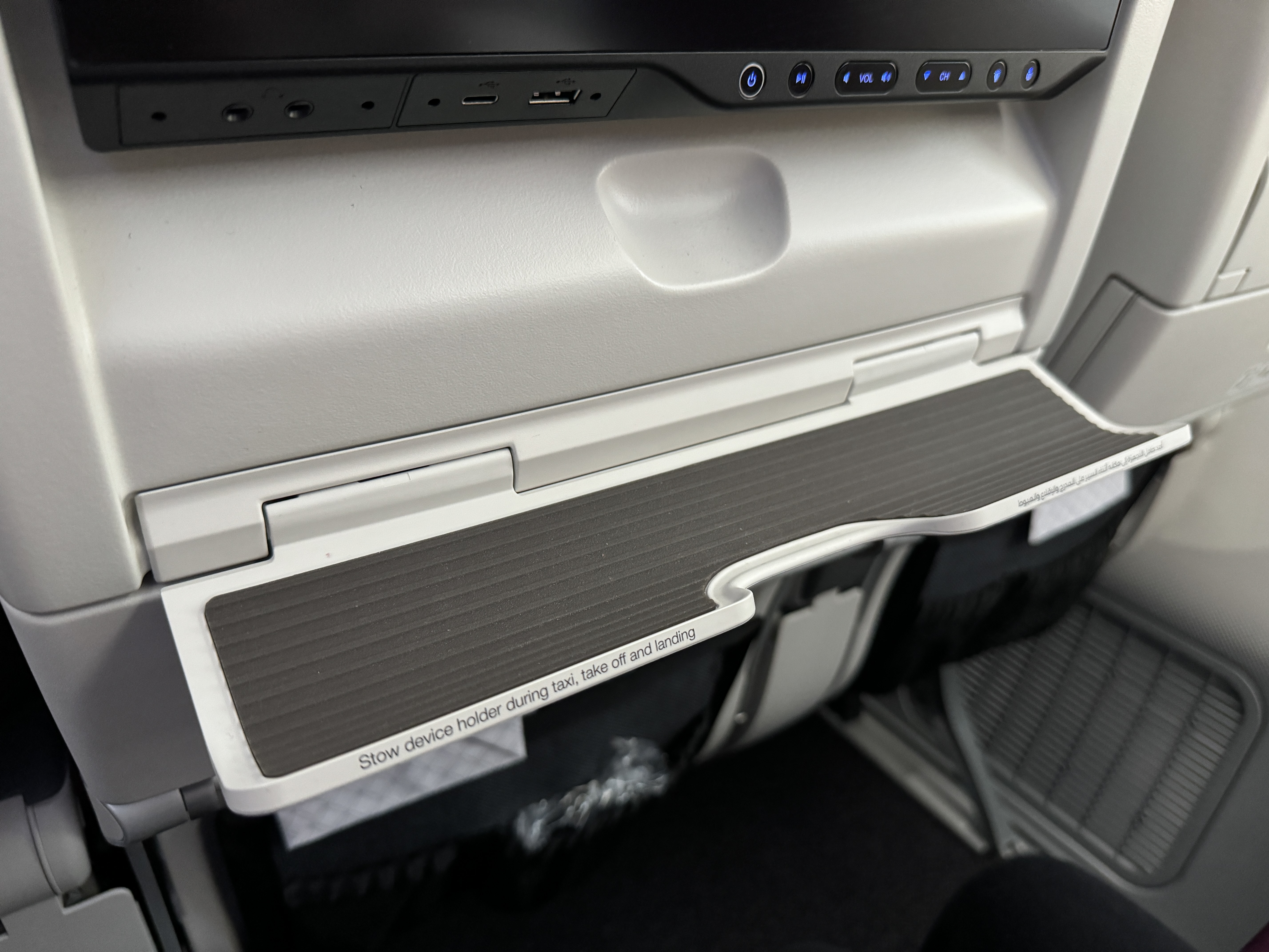 Qatar Airways economy WAW DOH 787 device holder Qatar Airways economy WAW DOH 787 device holder