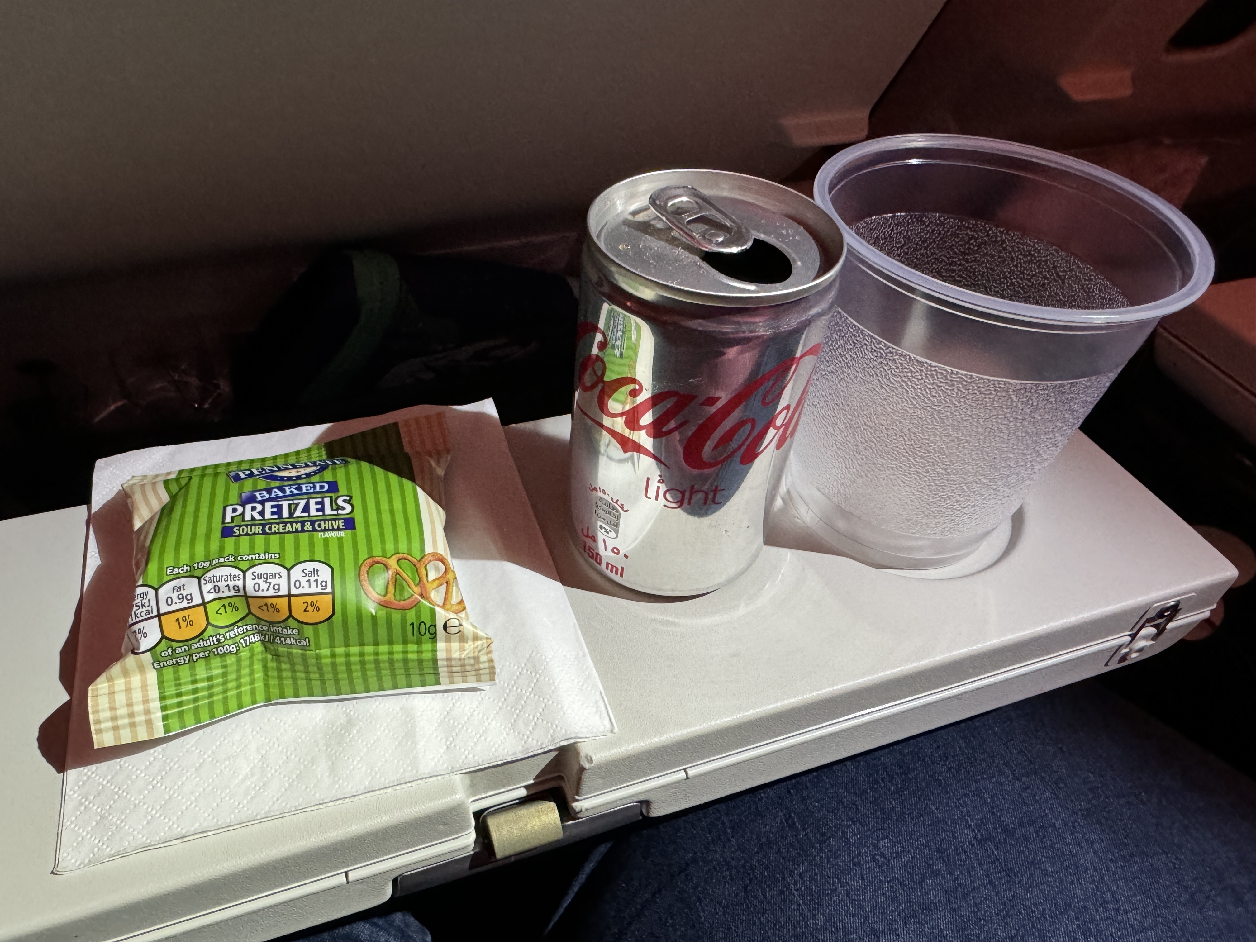 Qatar Airways economy WAW DOH 787 pretzel snack Qatar Airways economy WAW DOH 787 pretzel snack