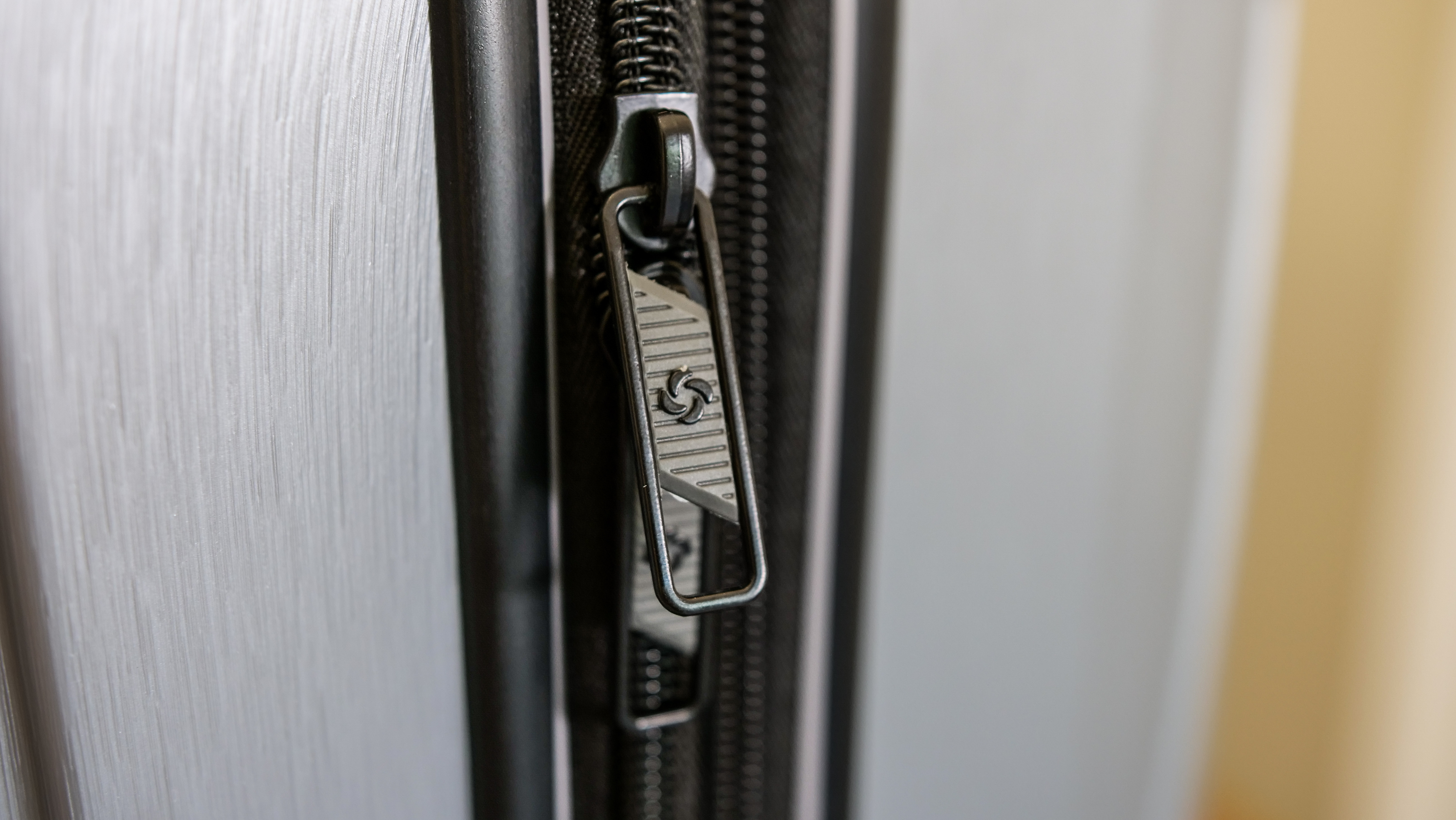 Samsonite Centric 2 zippers Samsonite Centric 2 zippers