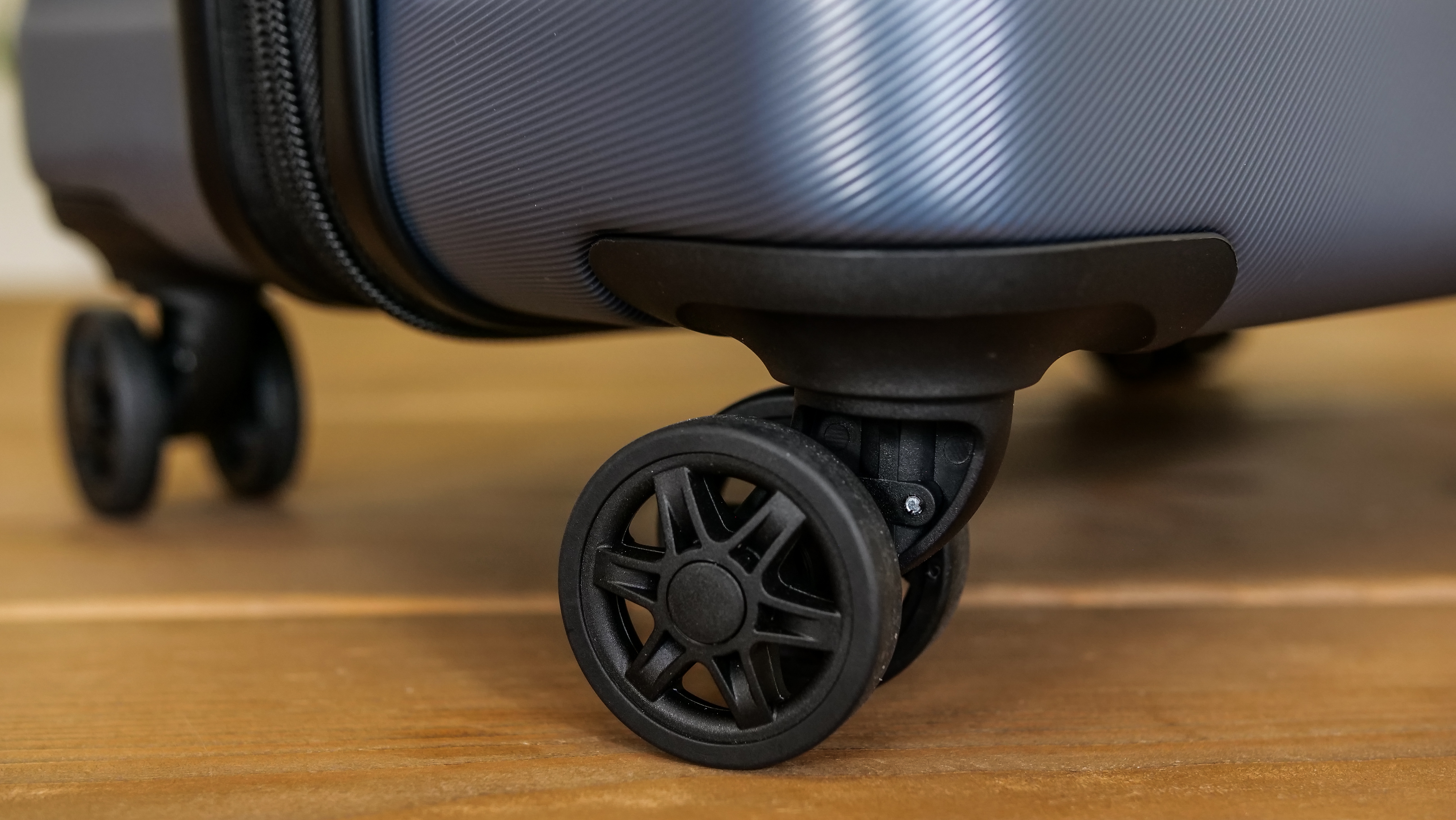 Samsonite Omni wheels Samsonite Evolve SE Hardside wheels