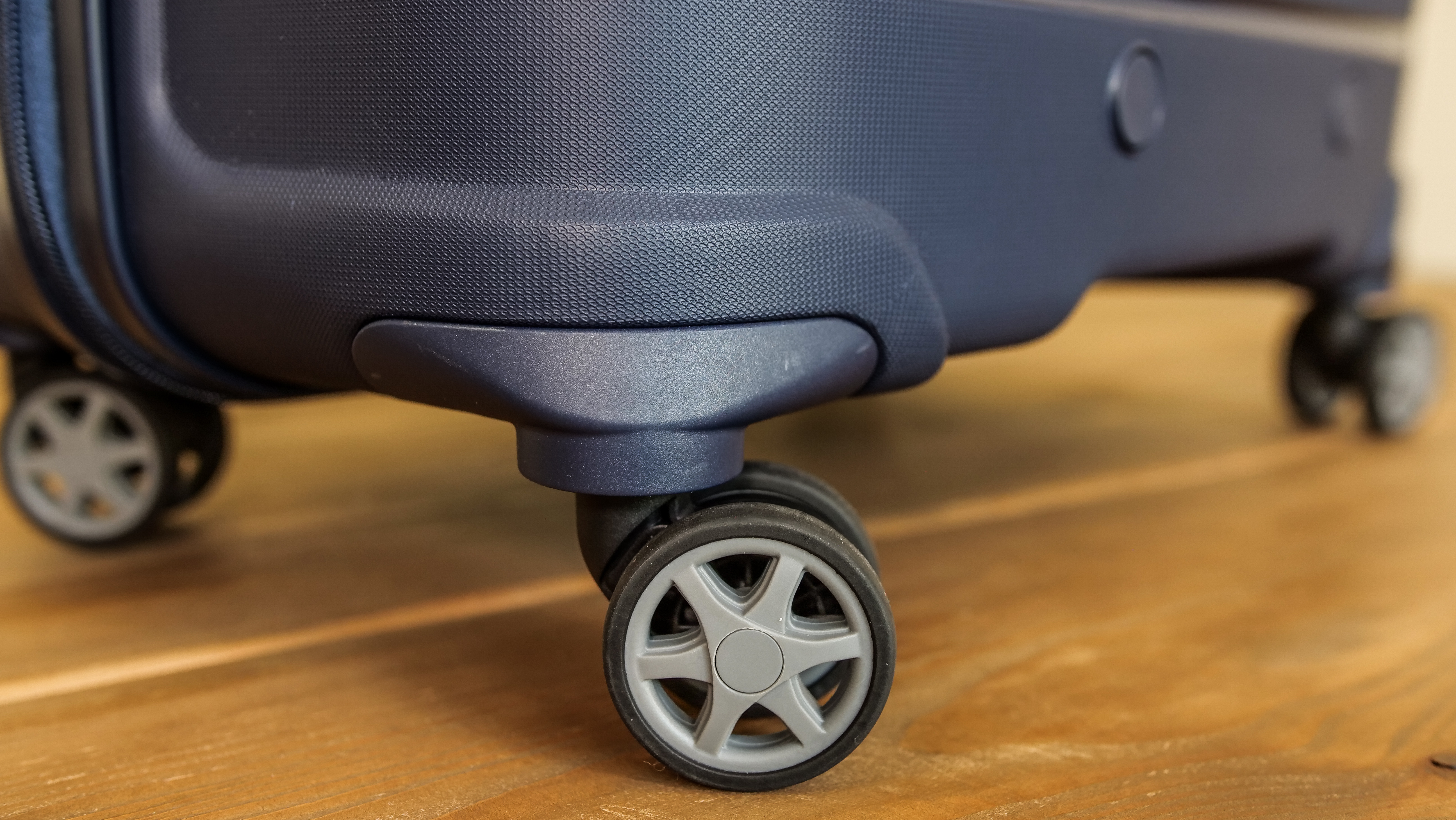 Samsonite Flux Hardside Wheels
