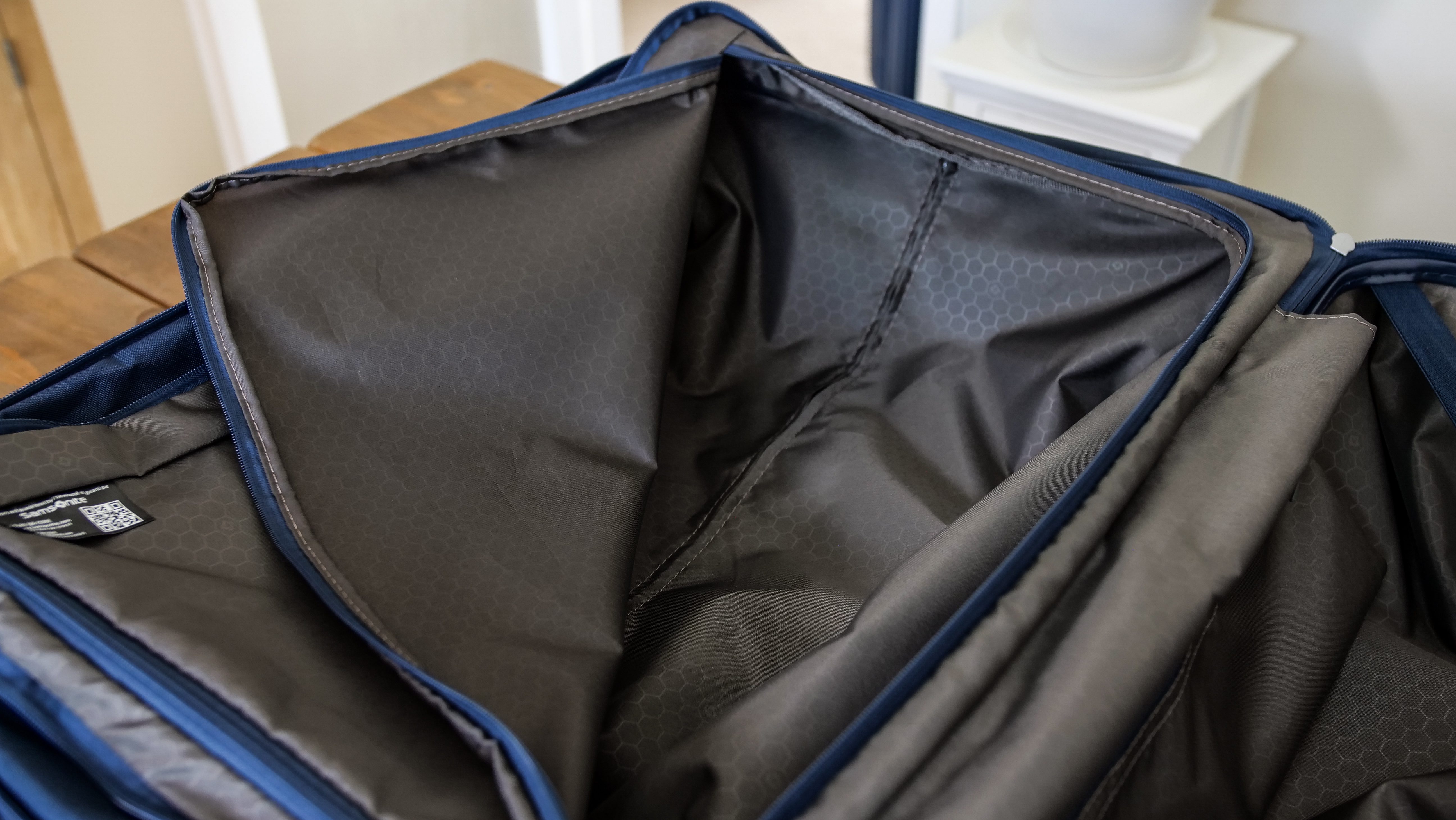 Samsonite Flux Hardside divider