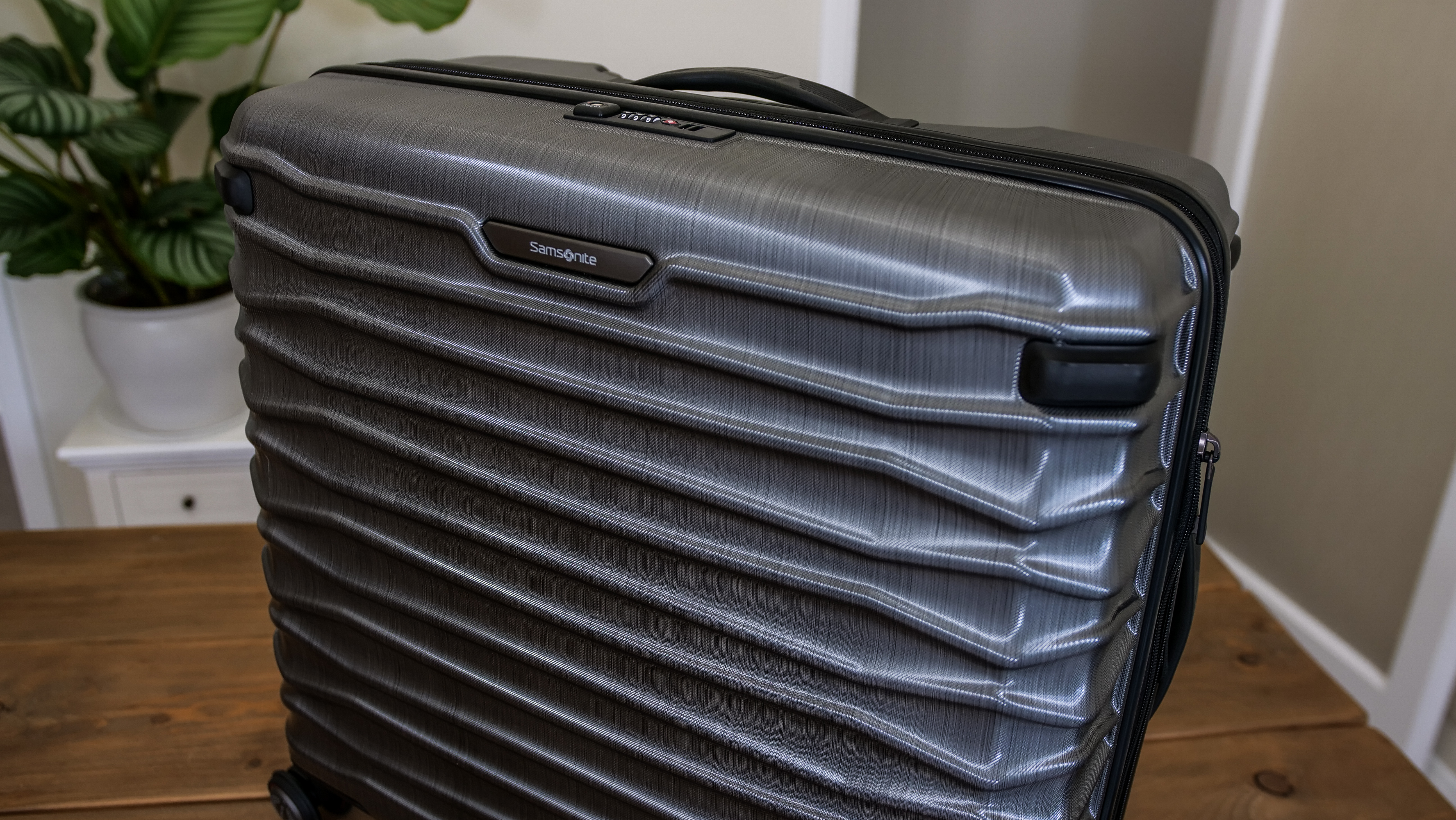 Samsonite Stryde 2 Hardside Glider style