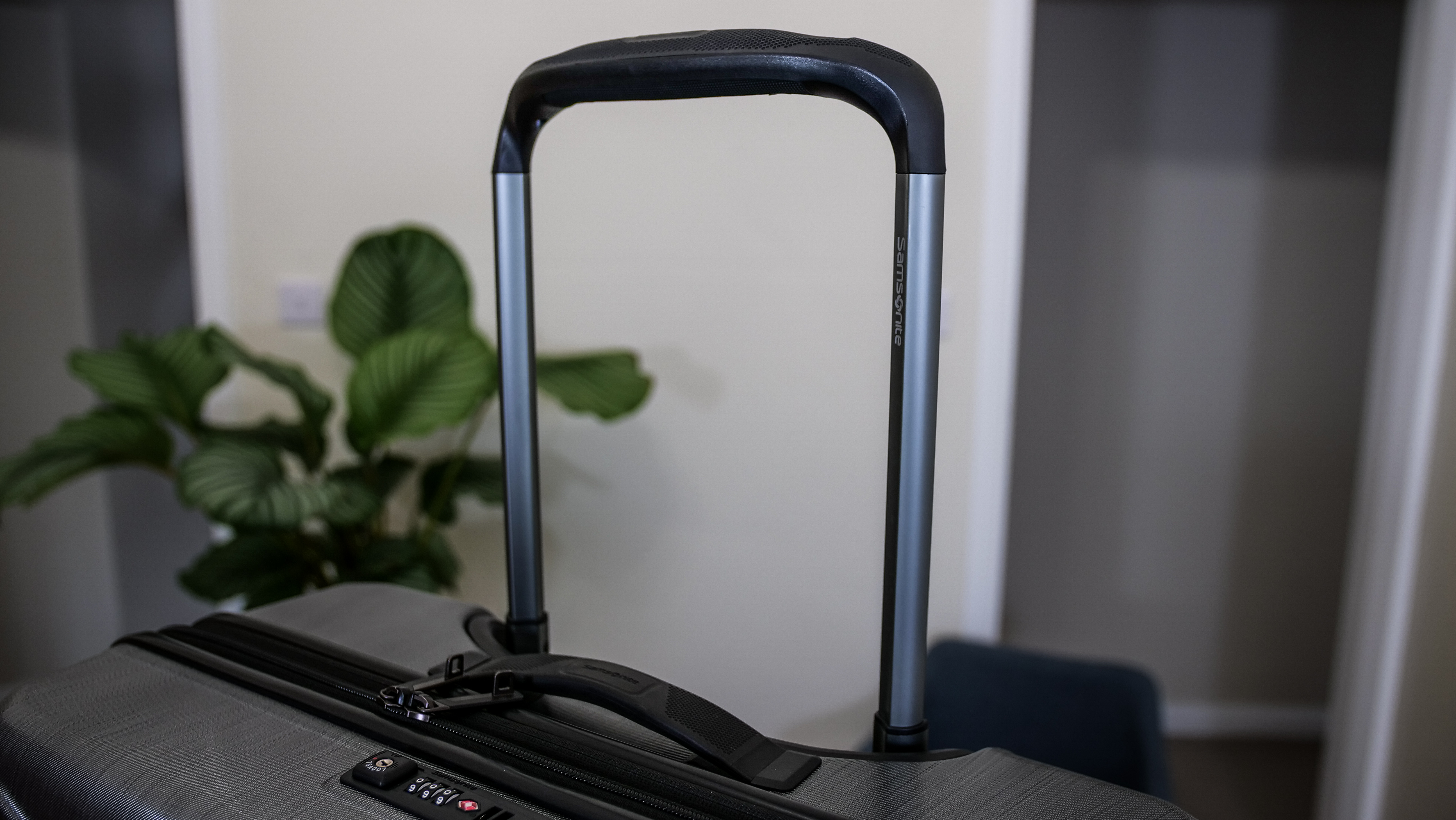 Samsonite Stryde 2 Hardside Glider telescopic handle