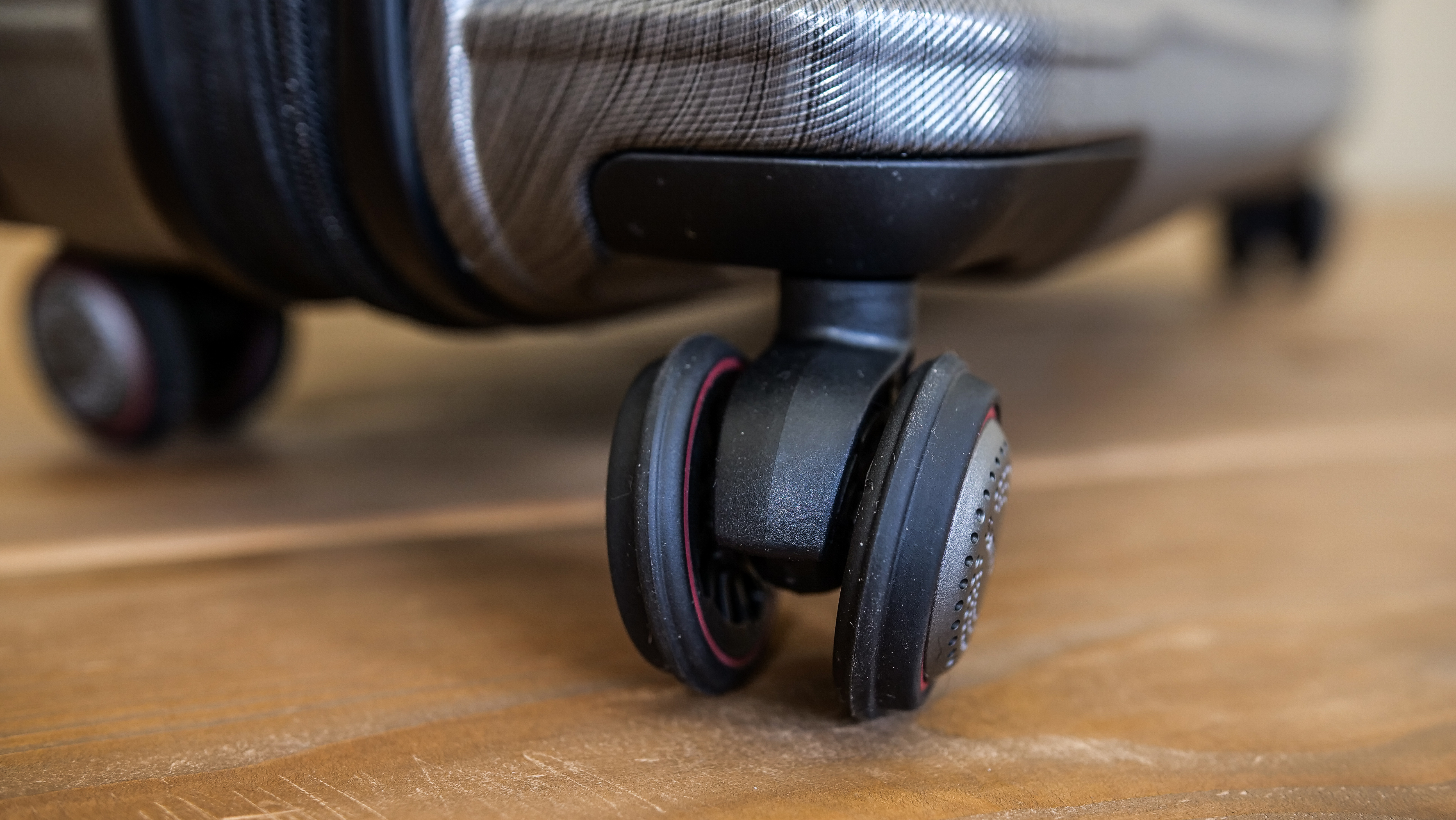 Samsonite Stryde 2 Hardside Glider wheels