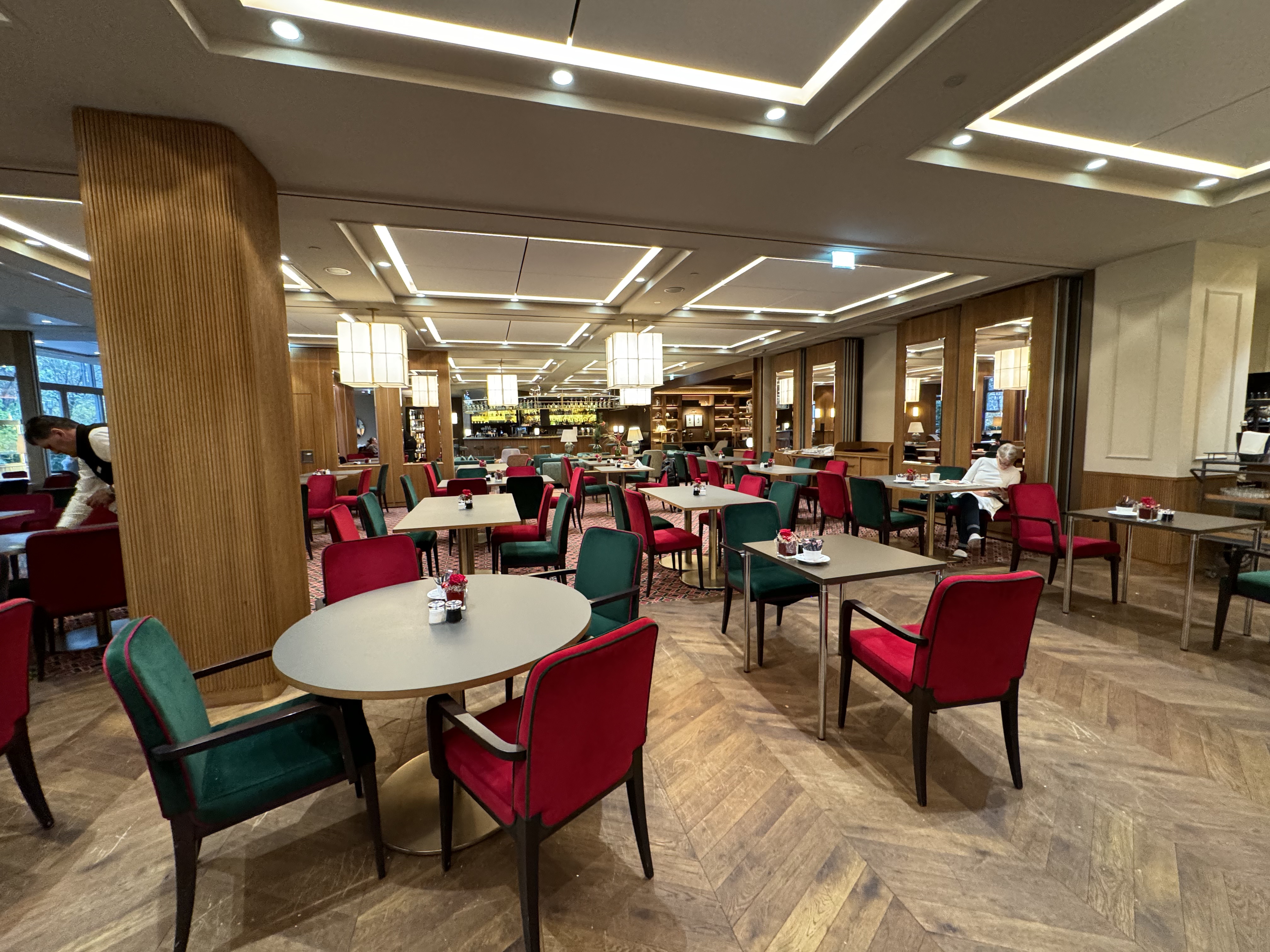 Sheraton Salzburg Breakfast Room Sheraton Salzburg Breakfast Room