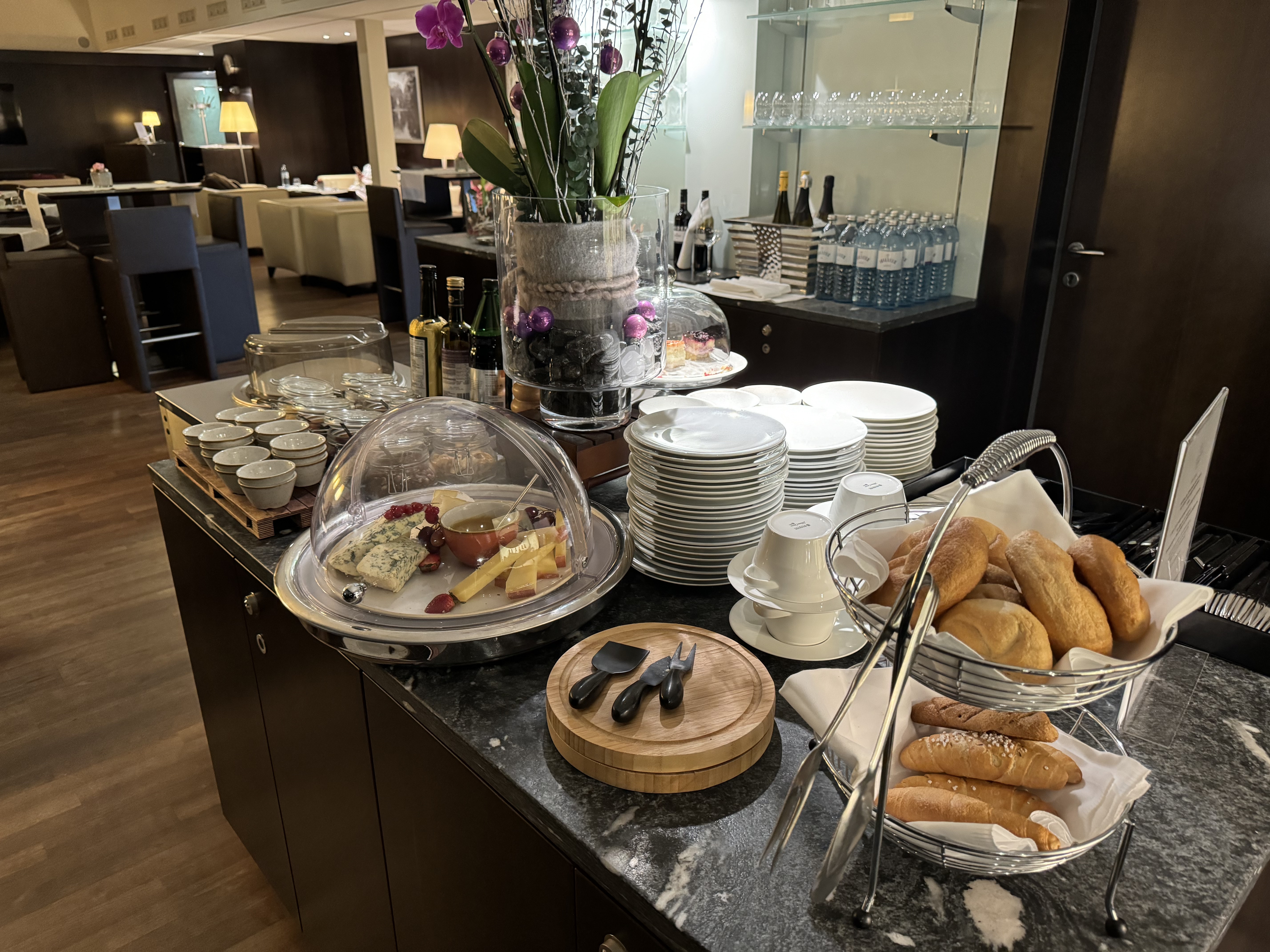 Sheraton Salzburg Cheese and Bread Club Sheraton Salzburg Cheese and Bread Club