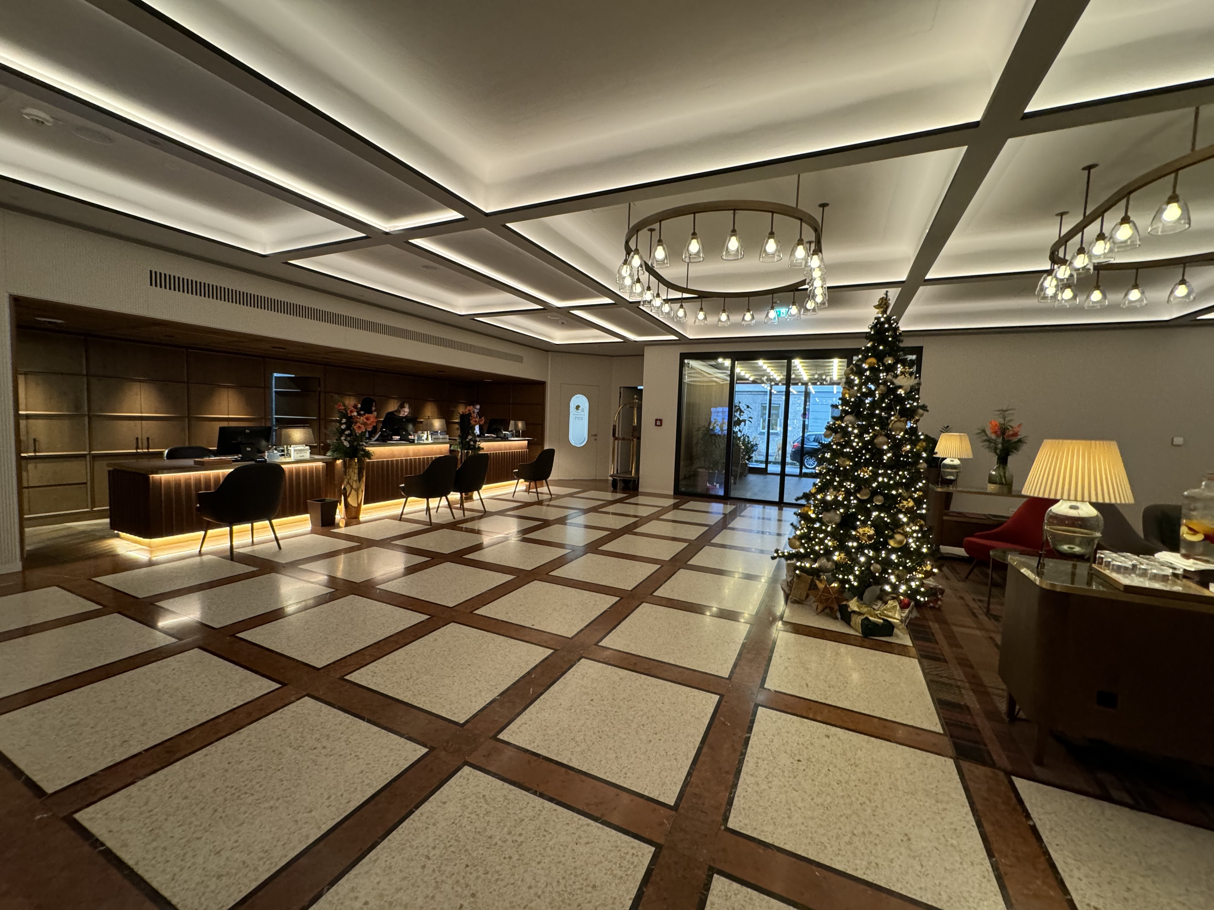 Sheraton Salzburg Front Desk Sheraton Salzburg Front Desk