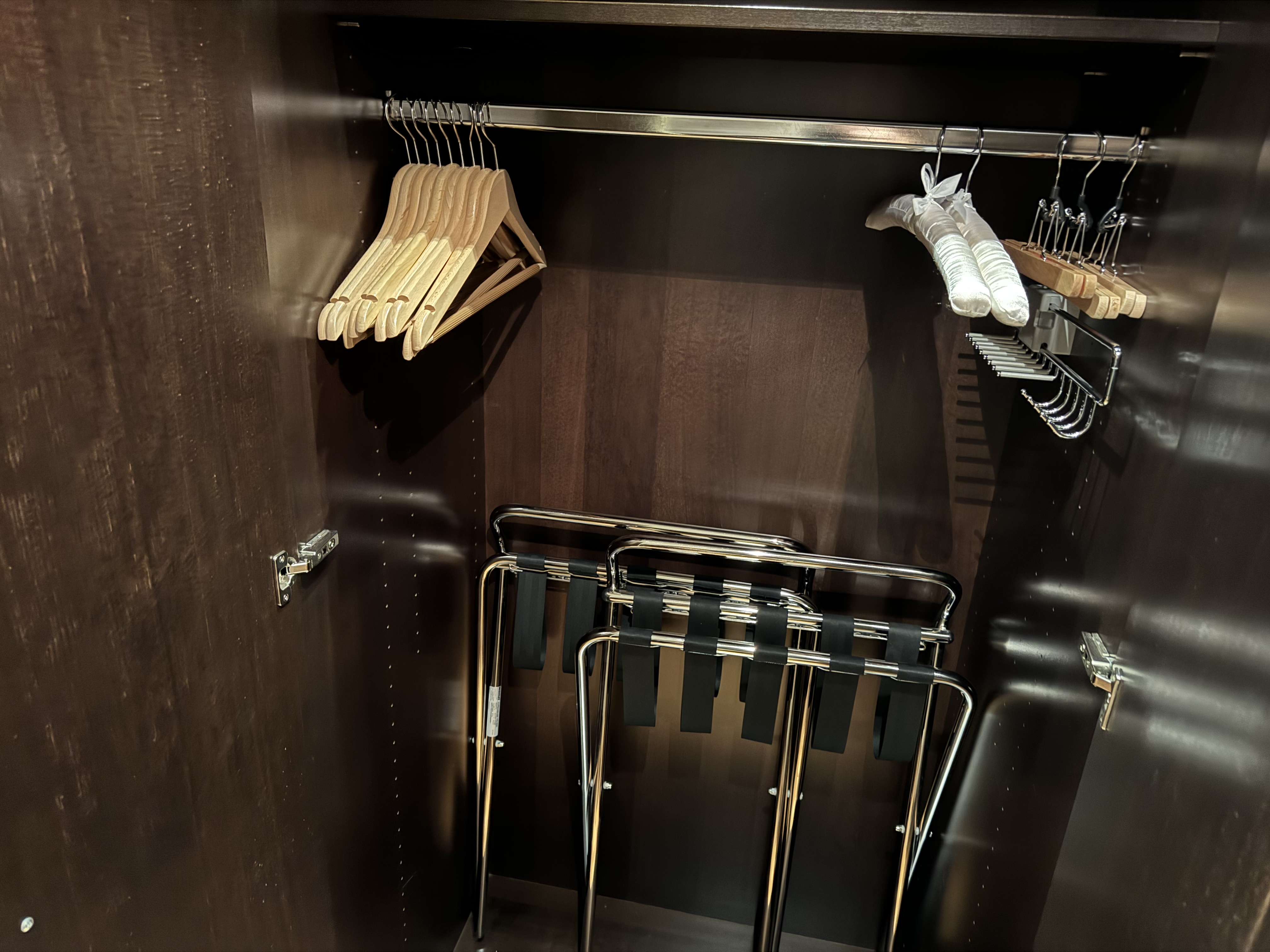 Sheraton Salzburg Suite Hangers Sheraton Salzburg Suite Hangers