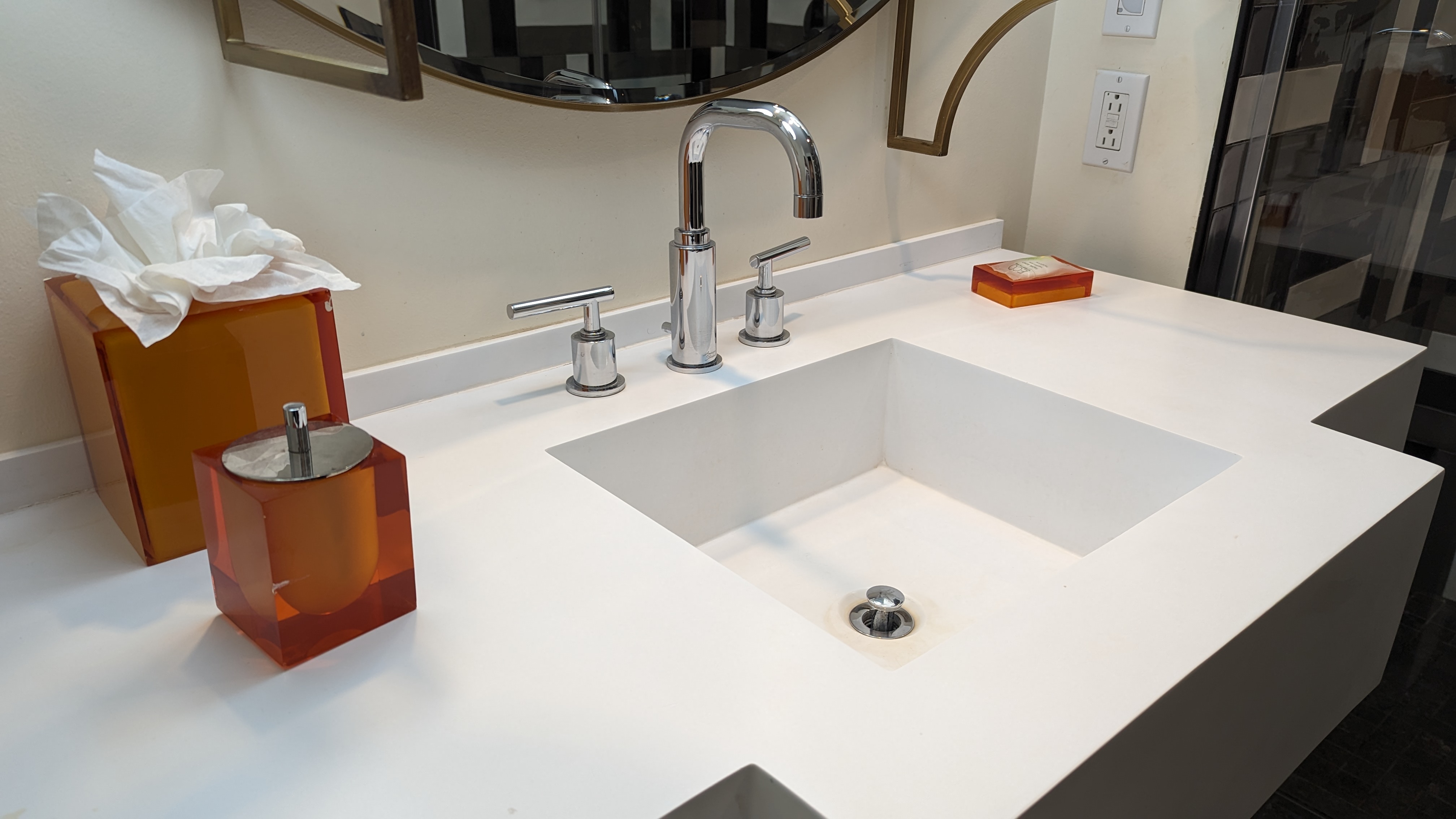 The Troubadour Hotel New Orleans guestroom bathroom sink