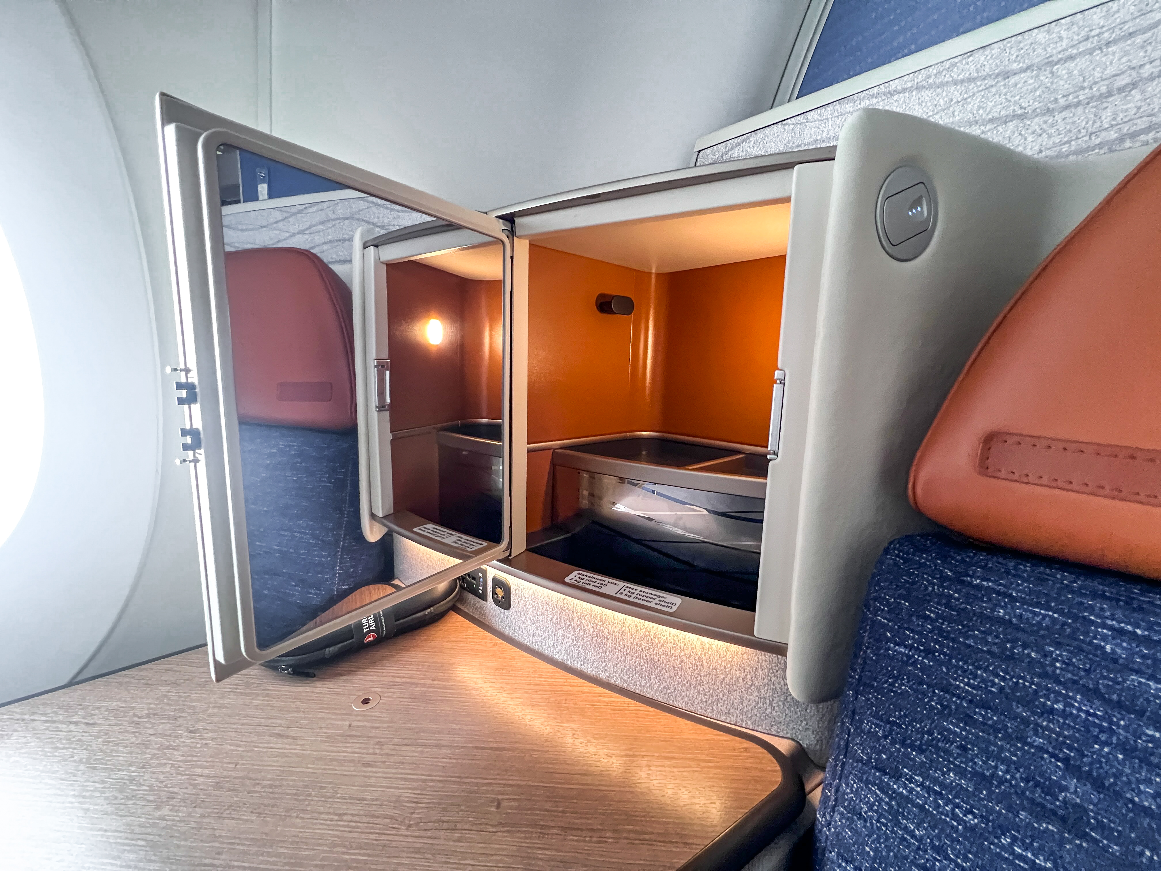 Turkish J A350 2024 seat storage Turkish J A350 2024 seat storage