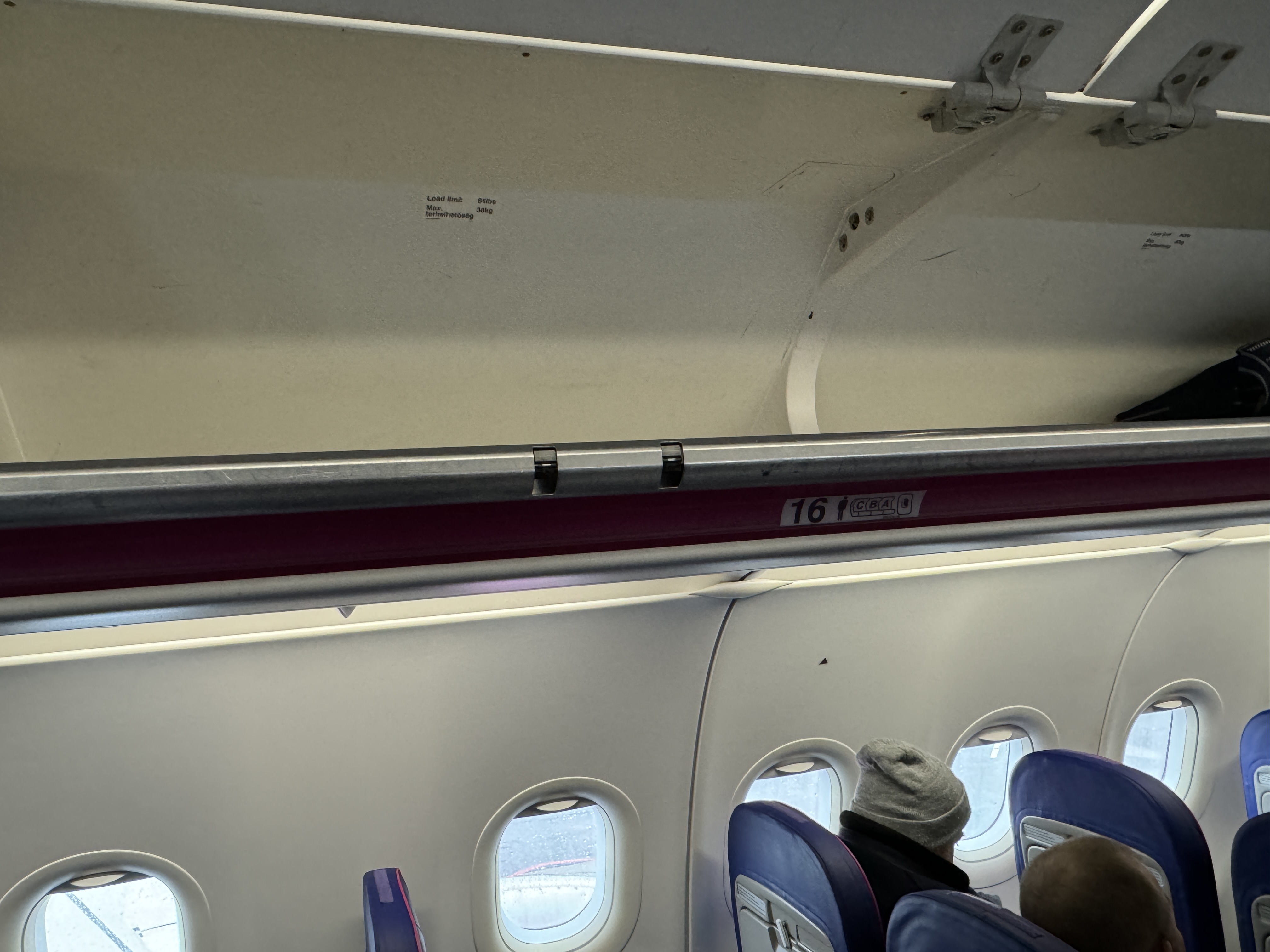 Wizz Air CPH GDN overhead storage