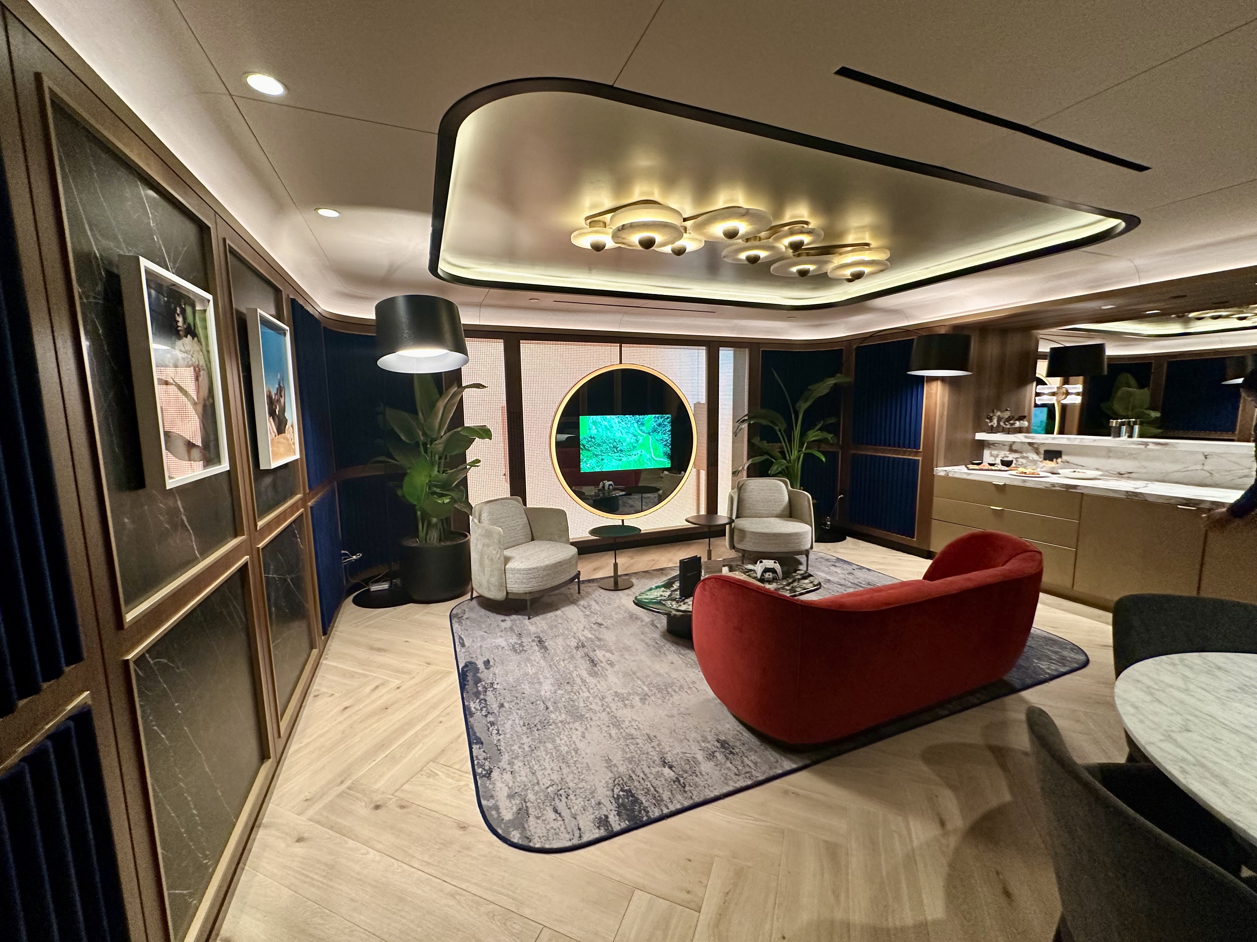 Chase Lounge Reserve Suite