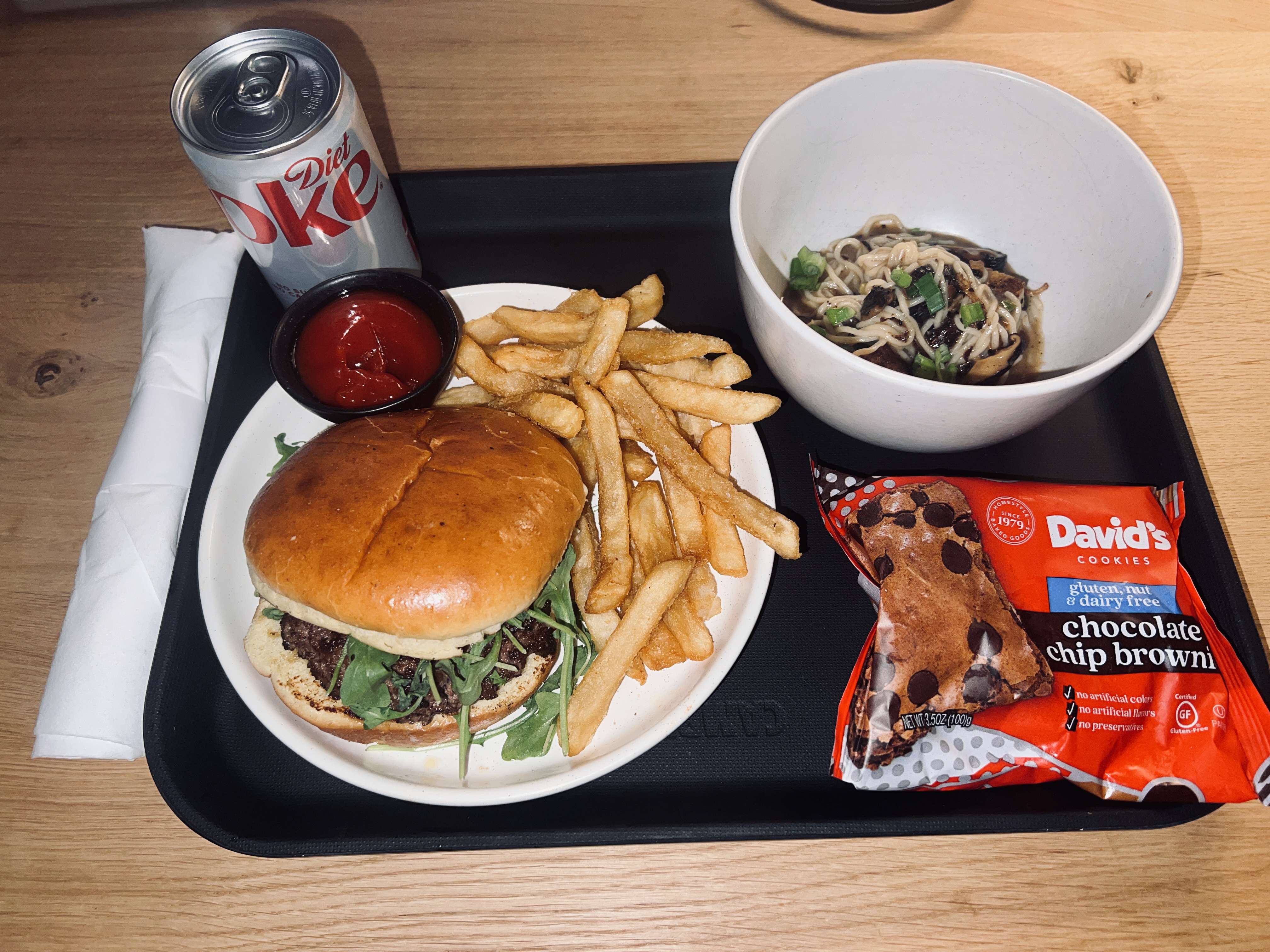 Chase Sapphire Lounge JFK main food meal burger and noodles Chase Sapphire Lounge JFK main food meal burger and noodles