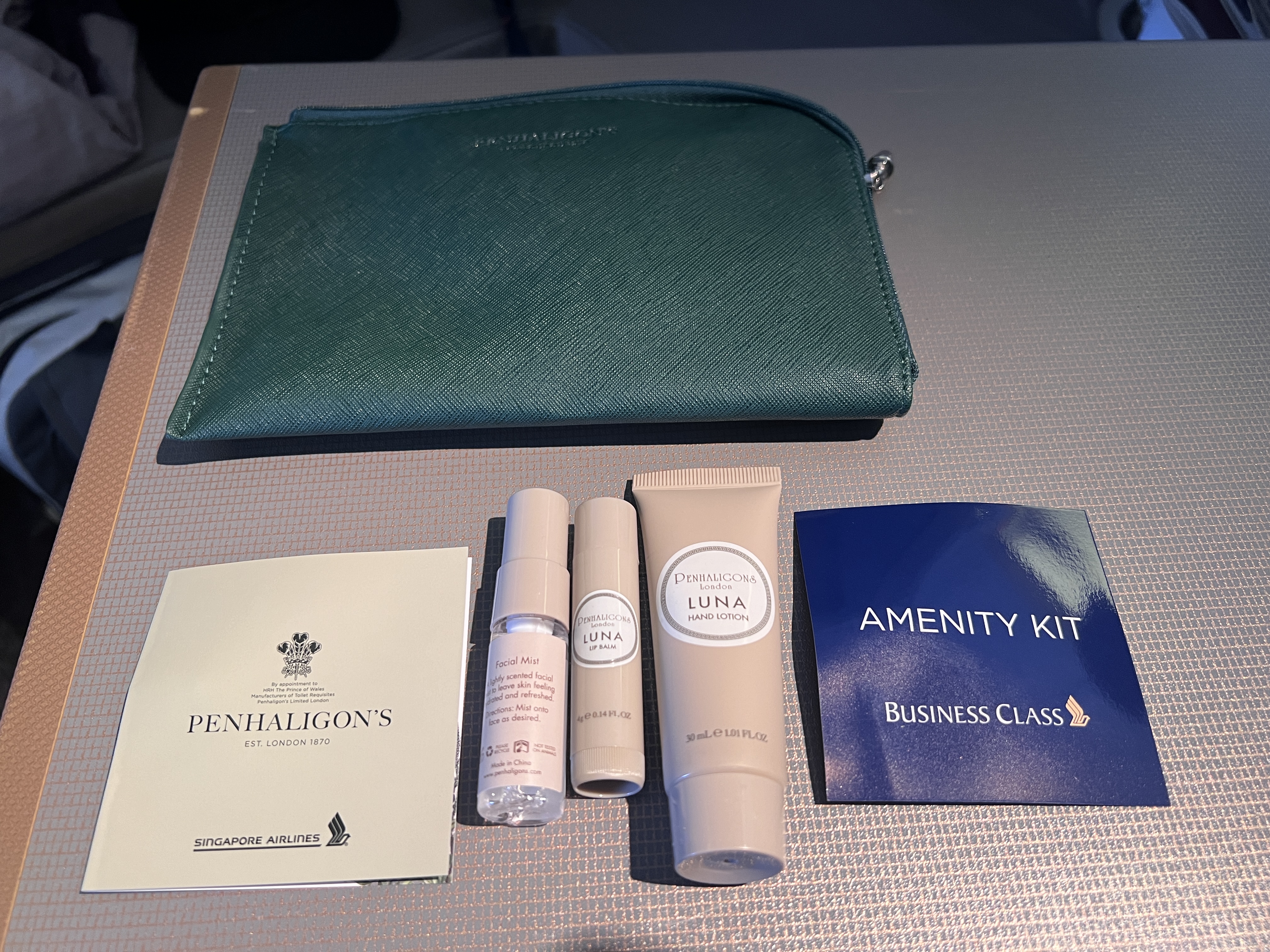 Singapore business 777 amenity kit inside Singapore business 777 amenity kit inside