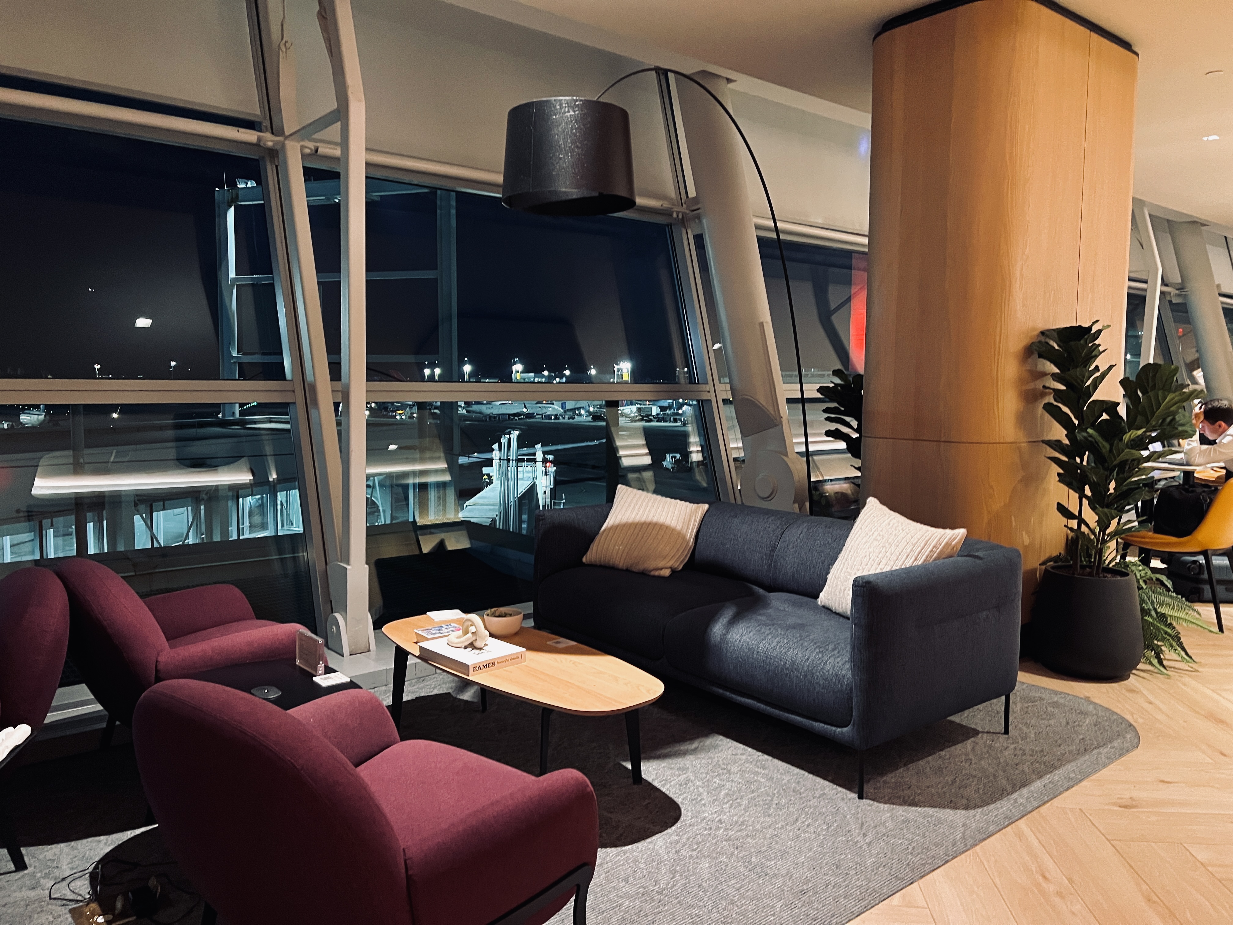 8. Chase Sapphire Lounge JFK more seating