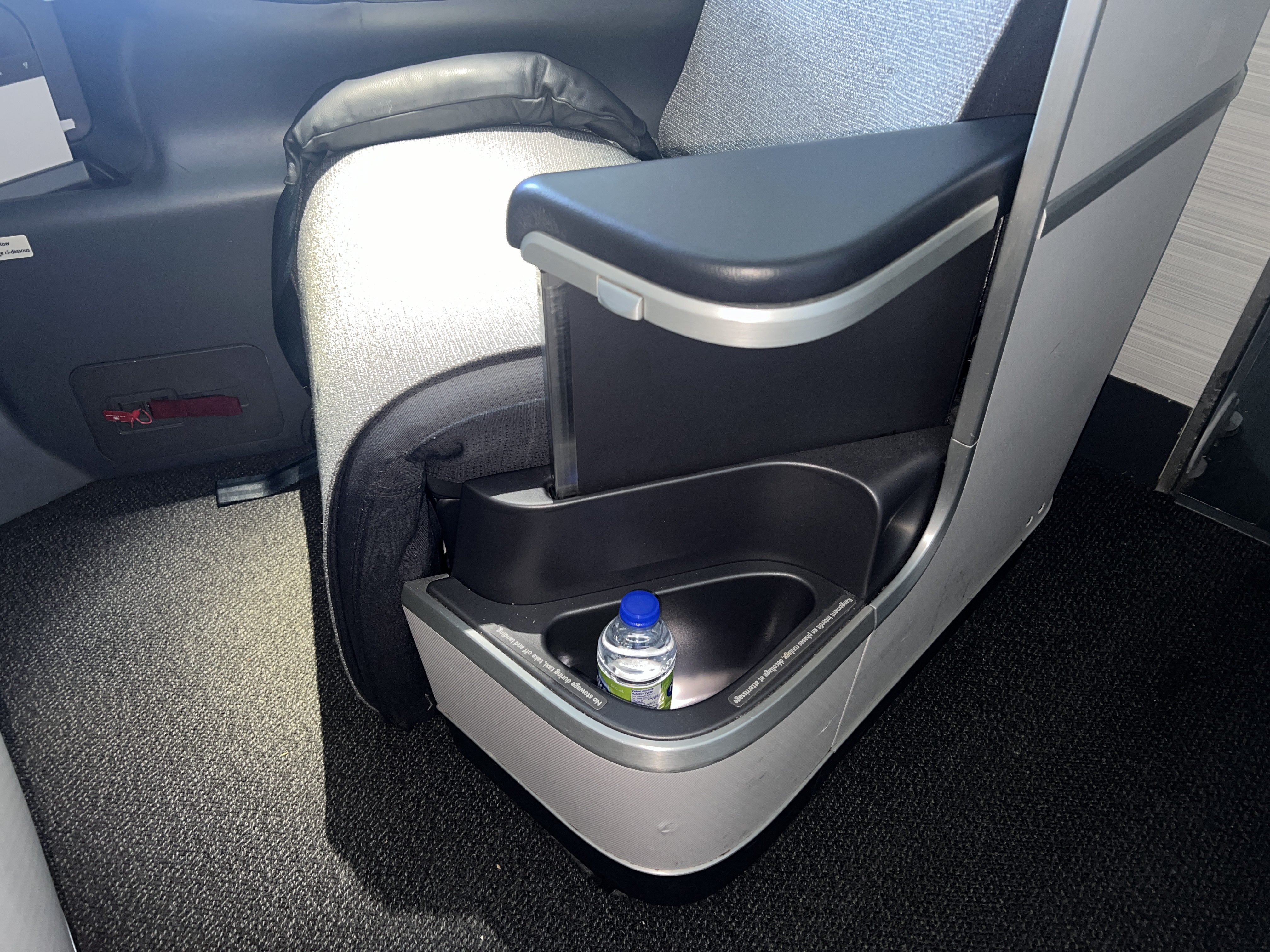Air Canada business class seat and aisle storage Air Canada business class seat and aisle storage