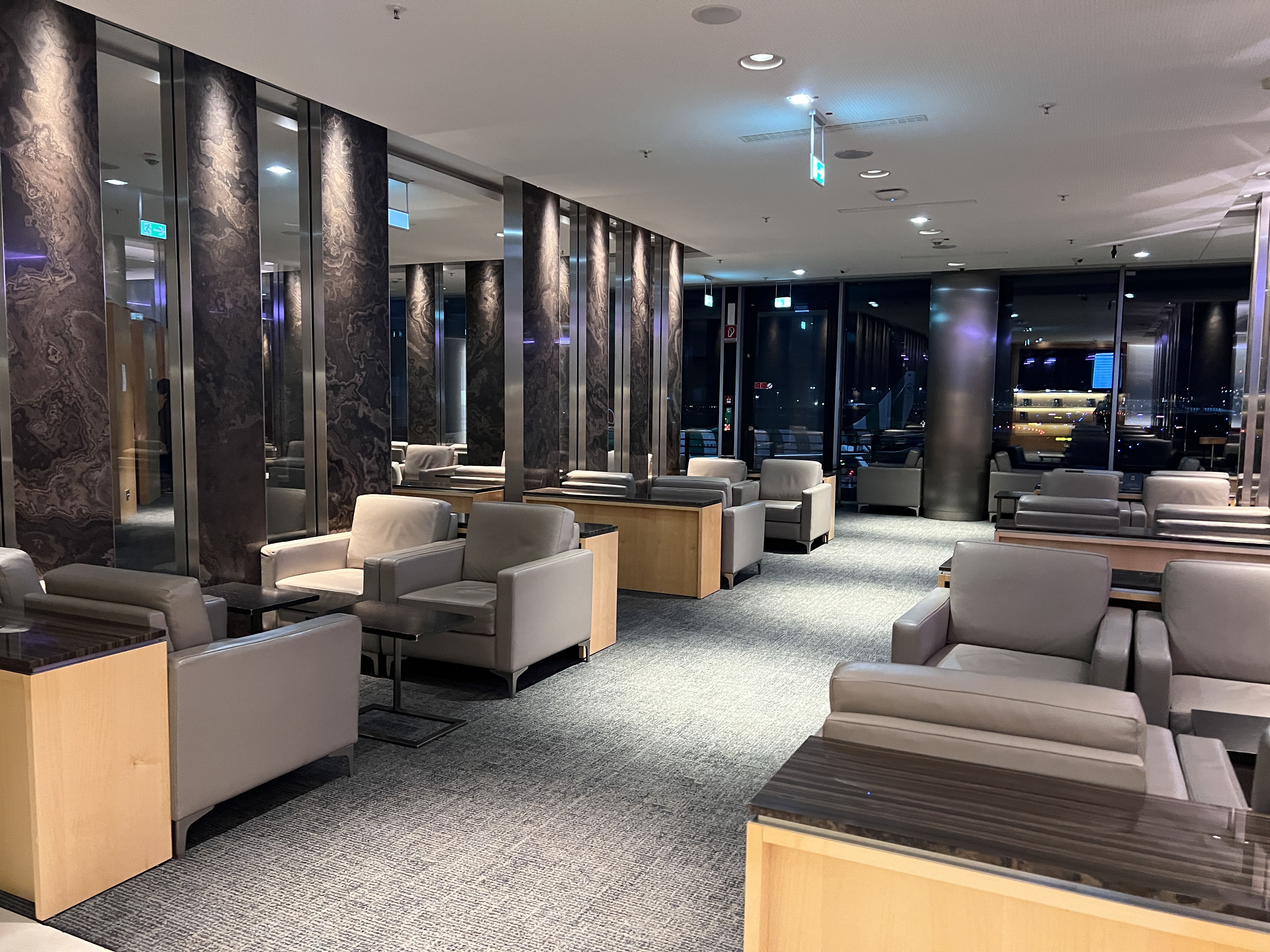 Air Canada business Maple Leaf Lounge Frankfurt so much seating Air Canada business Maple Leaf Lounge Frankfurt so much seating