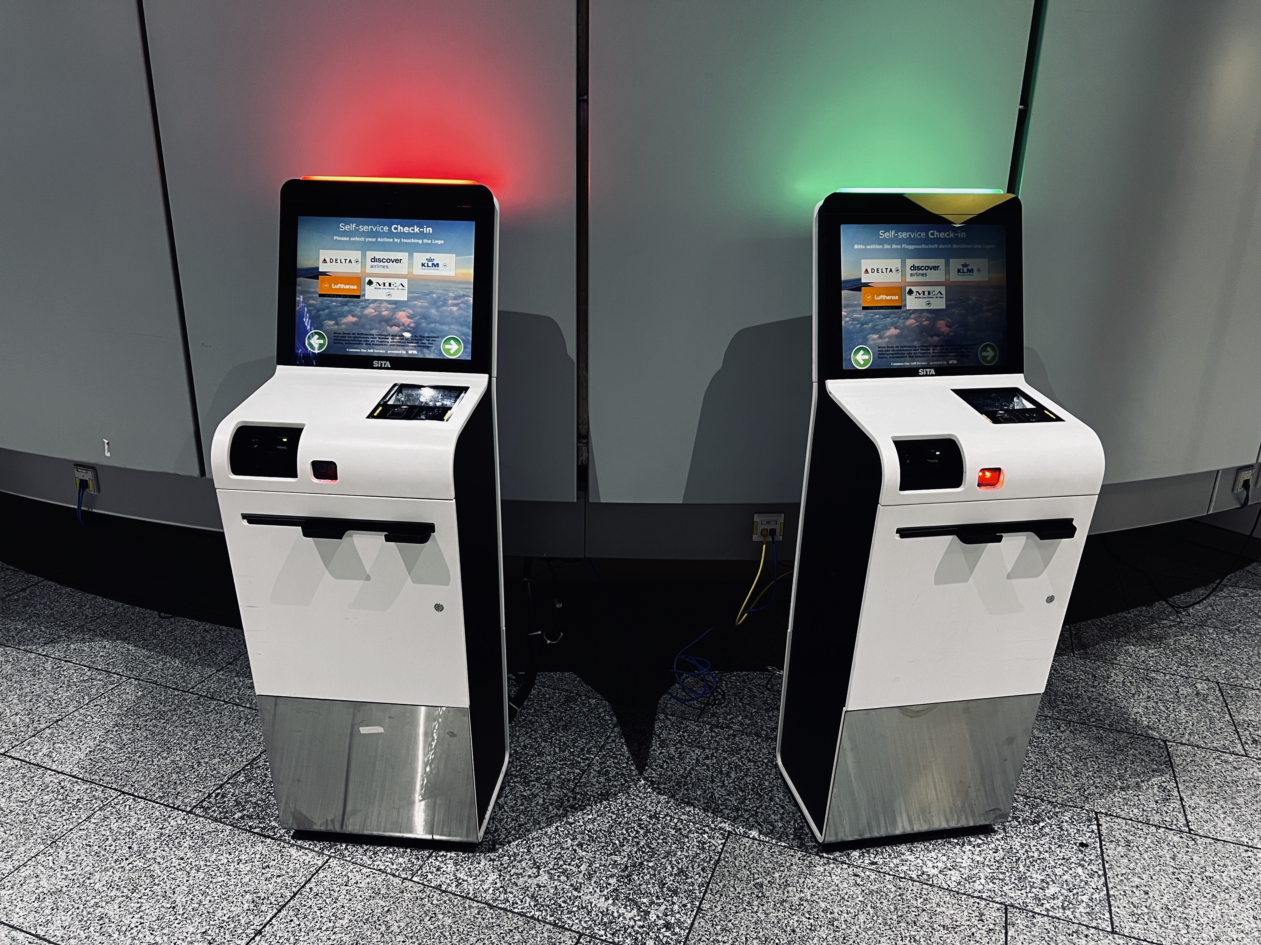 Air Canada business self check in machines Air Canada business self check in machines