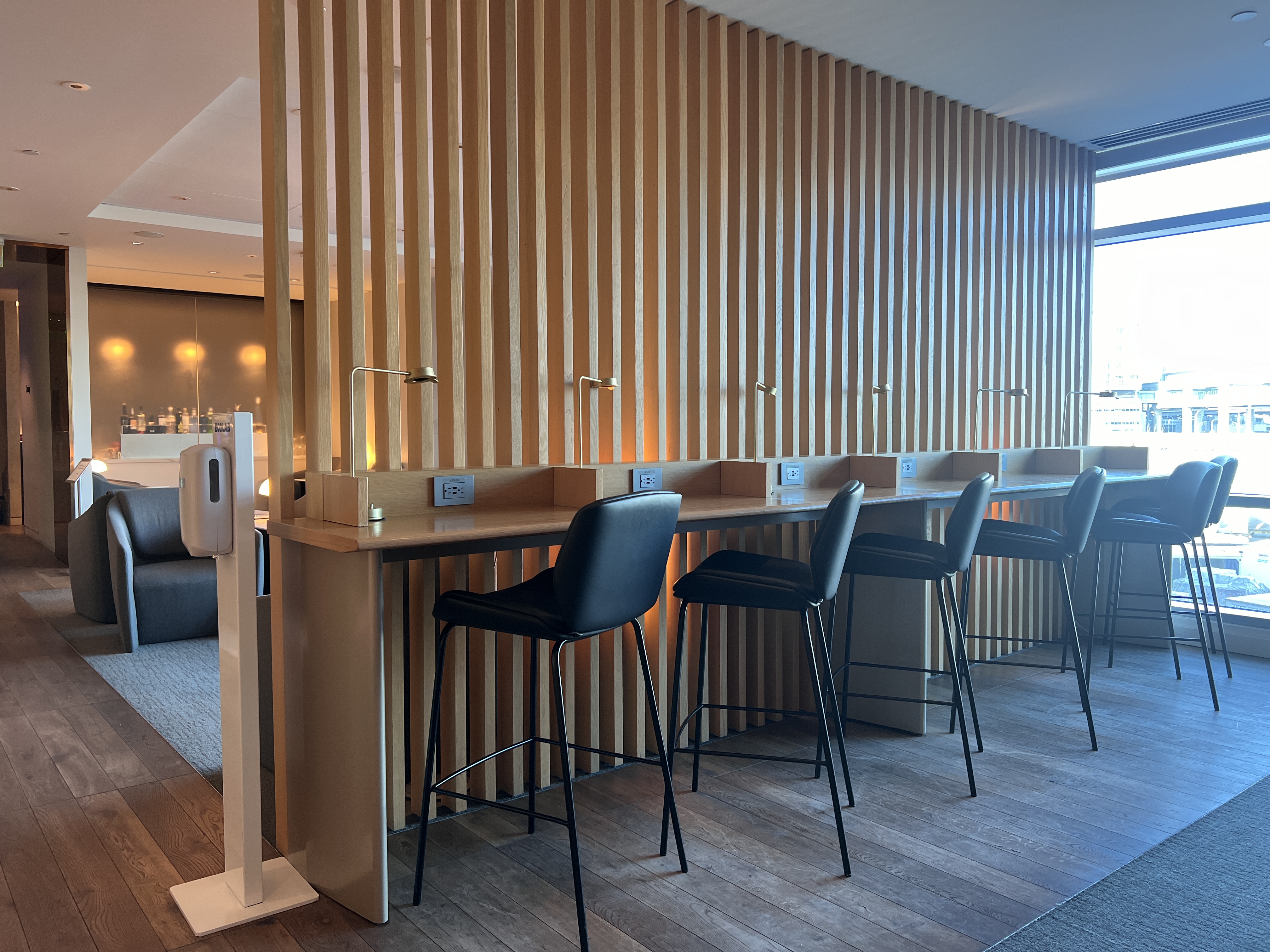 British Airways Lounge San Francisco high seating British Airways Lounge San Francisco high seating