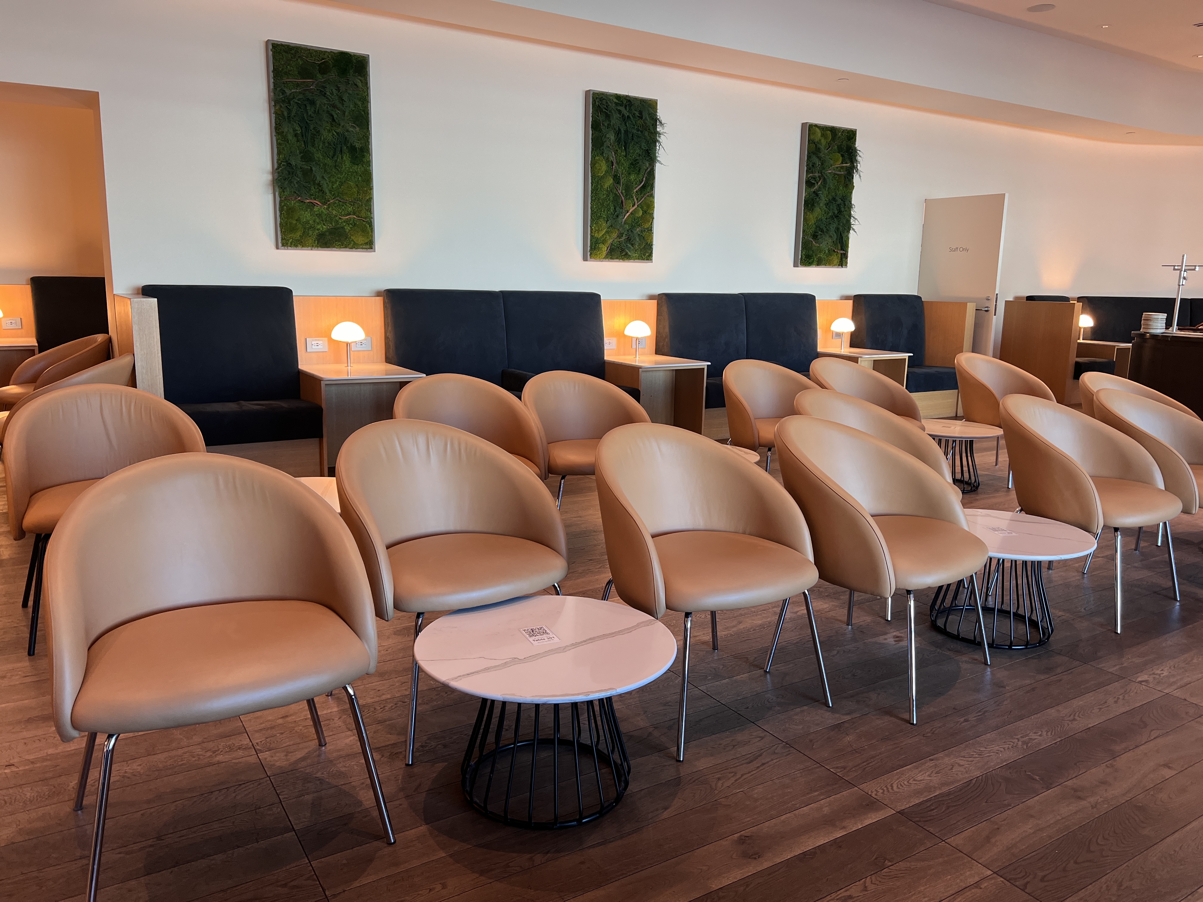 British Airways Lounge San Francisco seating area British Airways Lounge San Francisco seating area