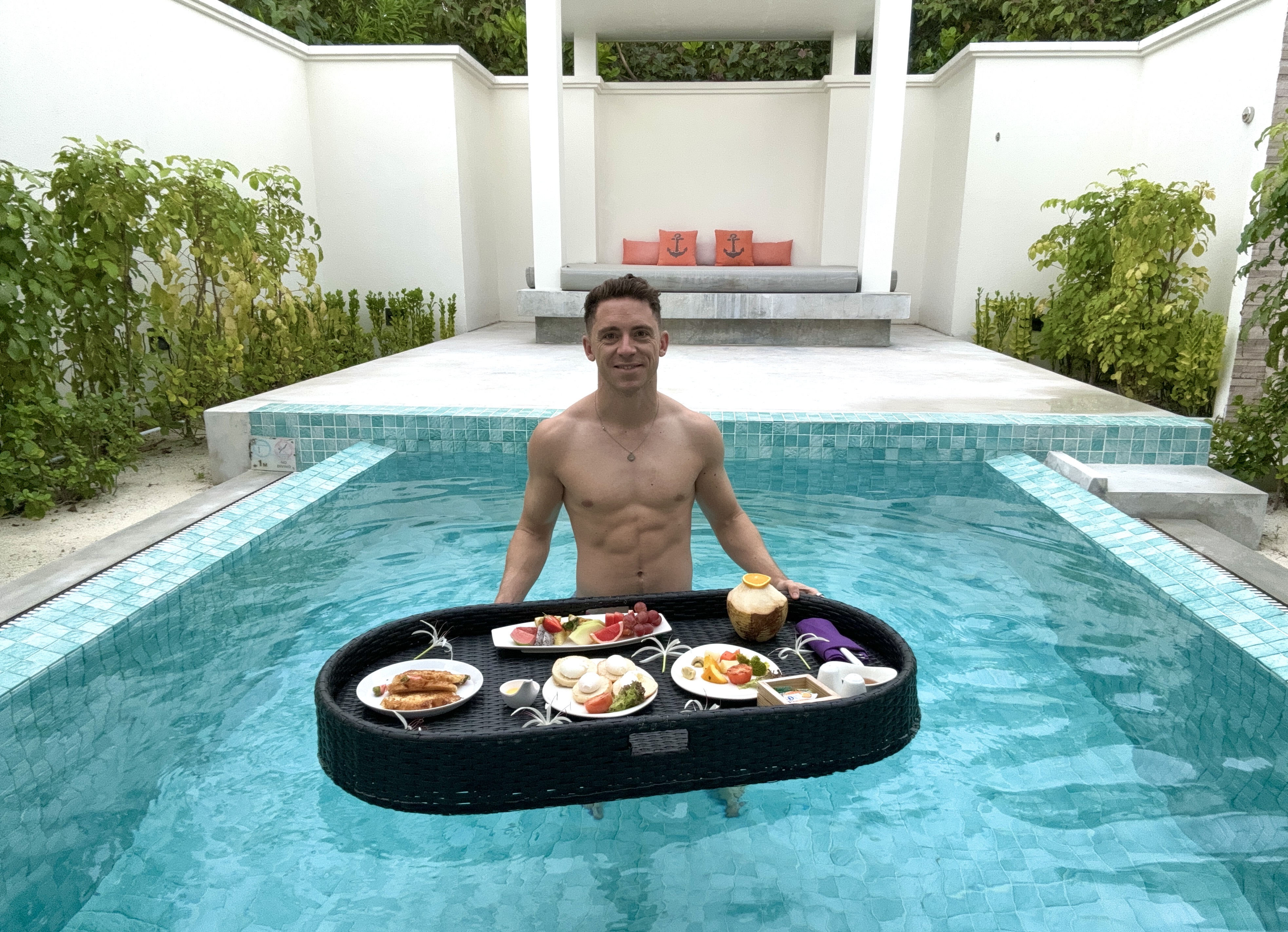 Iru Veli F n B floating breakfast