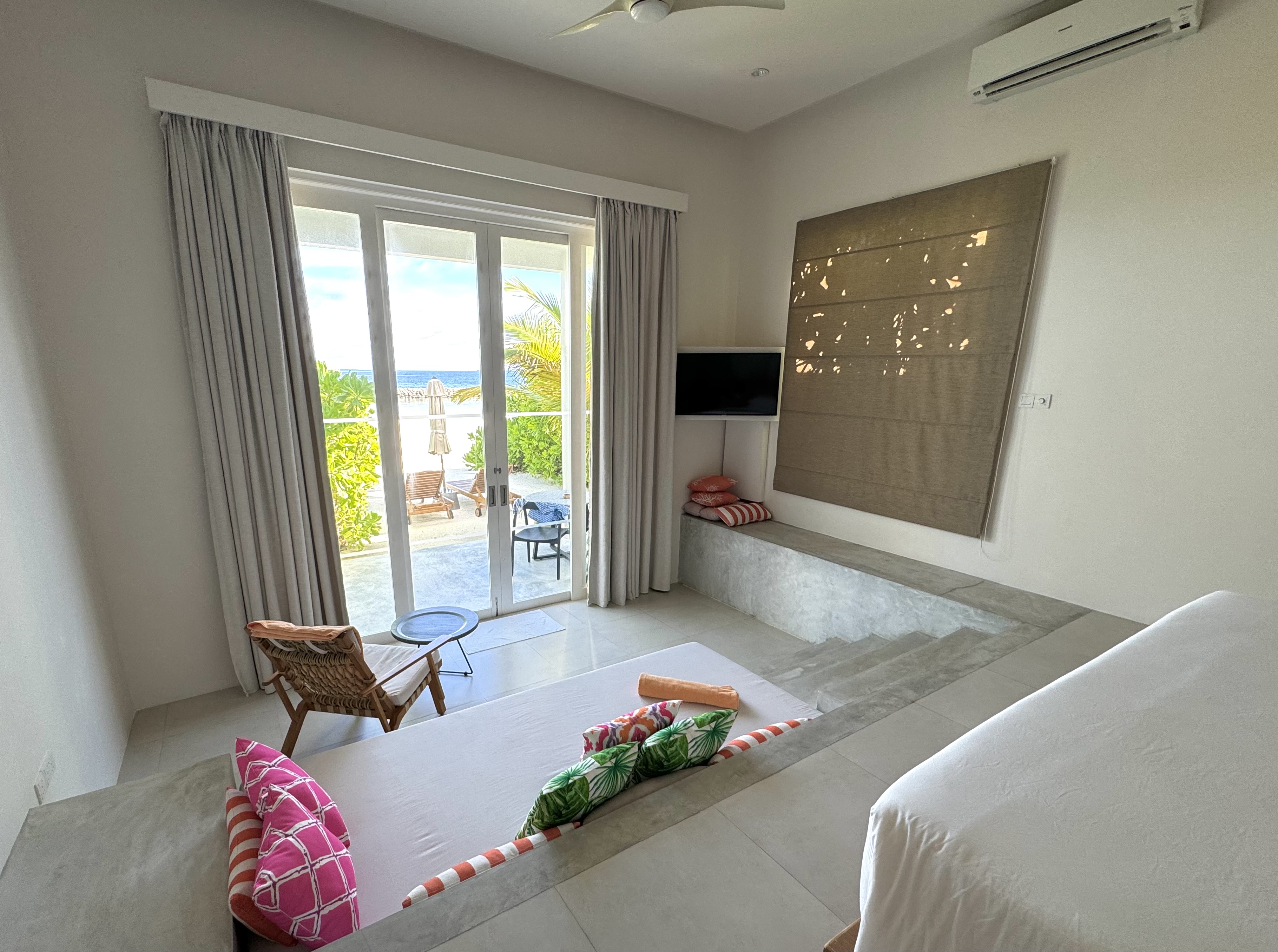 Iru Veli bedroom space