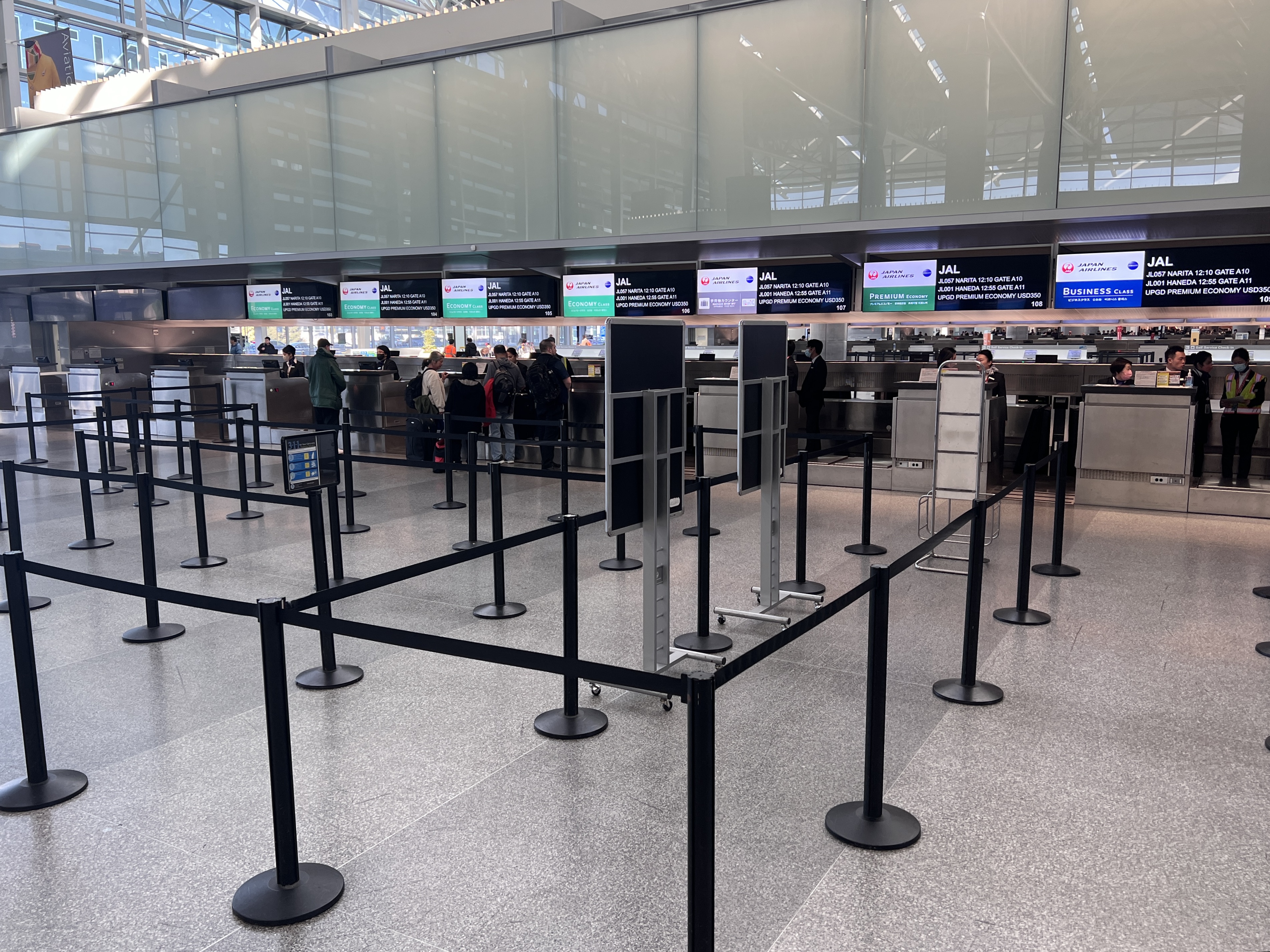 JAL check in area at San Francisco SFO JAL check in area at San Francisco SFO