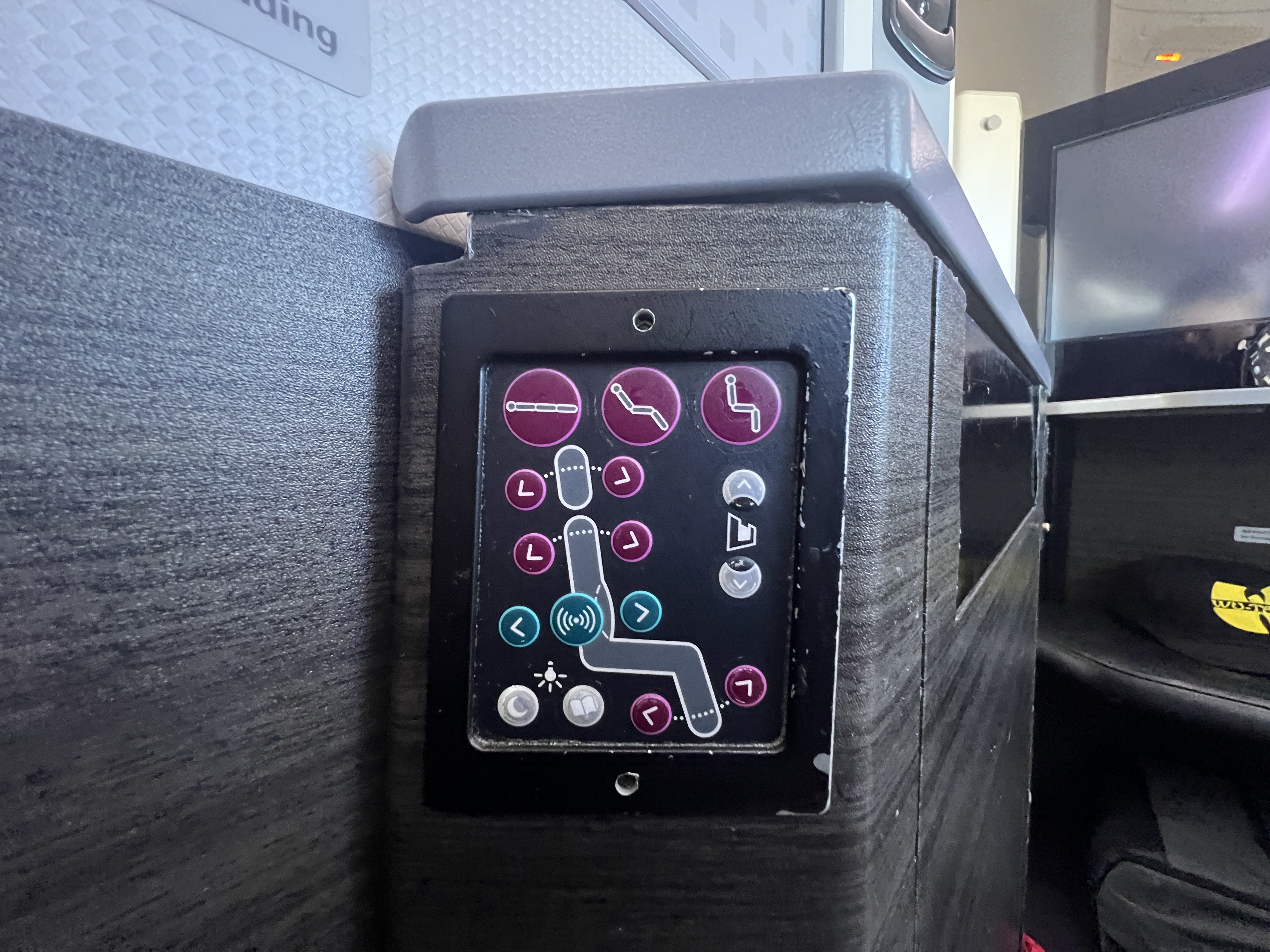Japan Airlines 777 300er business class seat controlsadjustments Japan Airlines 777 300er business class seat controlsadjustments