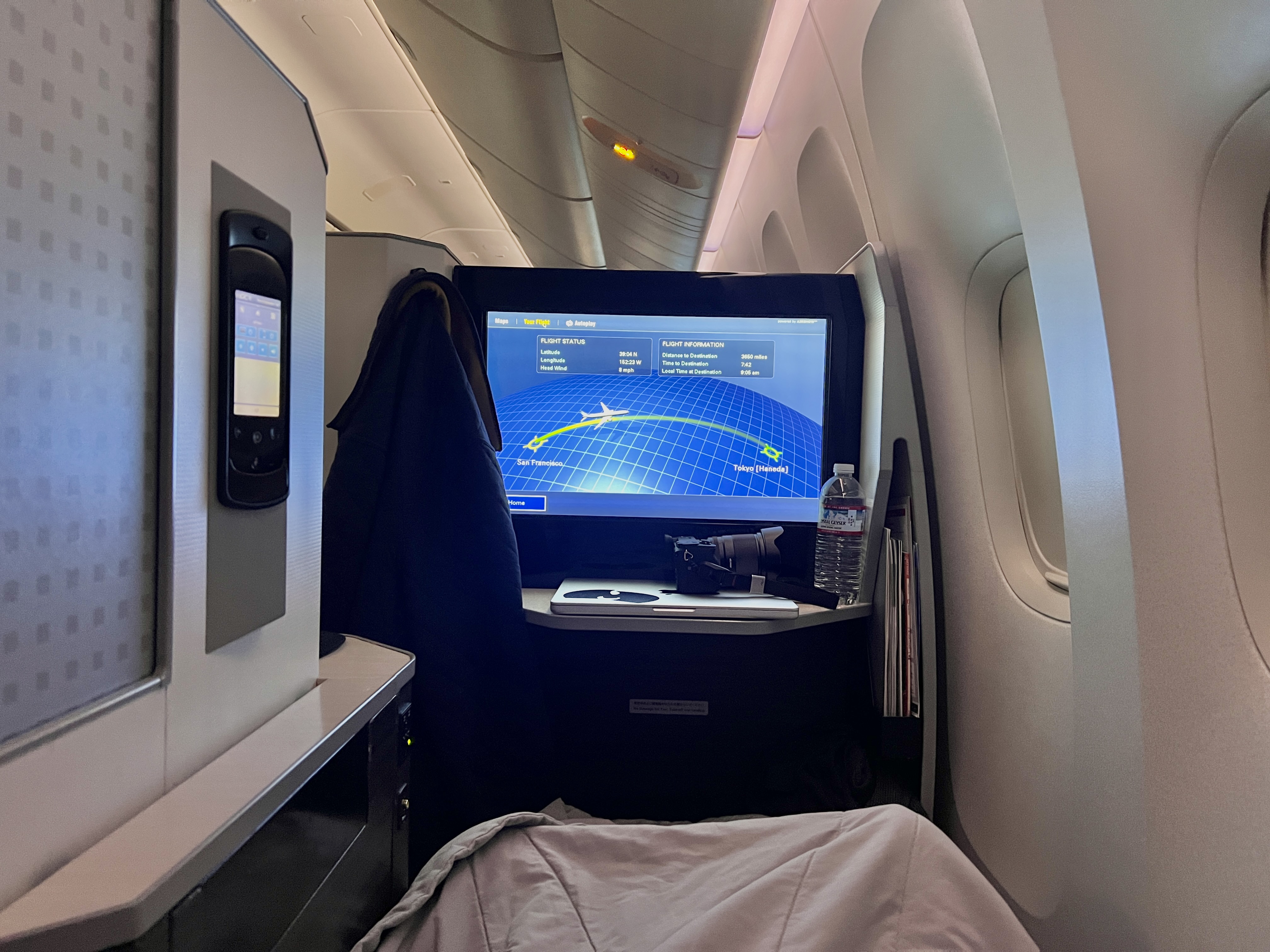 Japan Airlines business class IFE Japan Airlines business class IFE