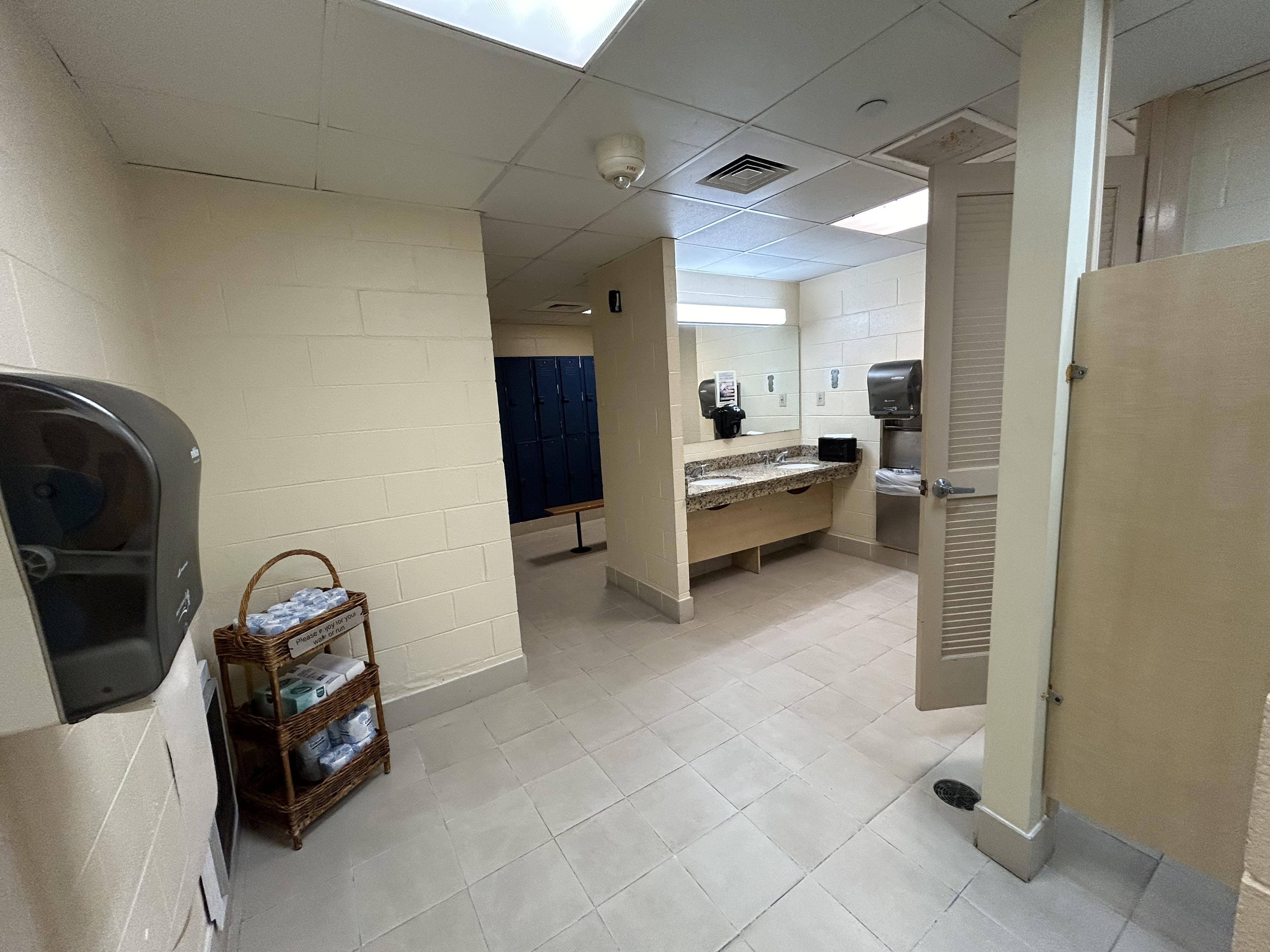 Marriott Albany mens bathroom