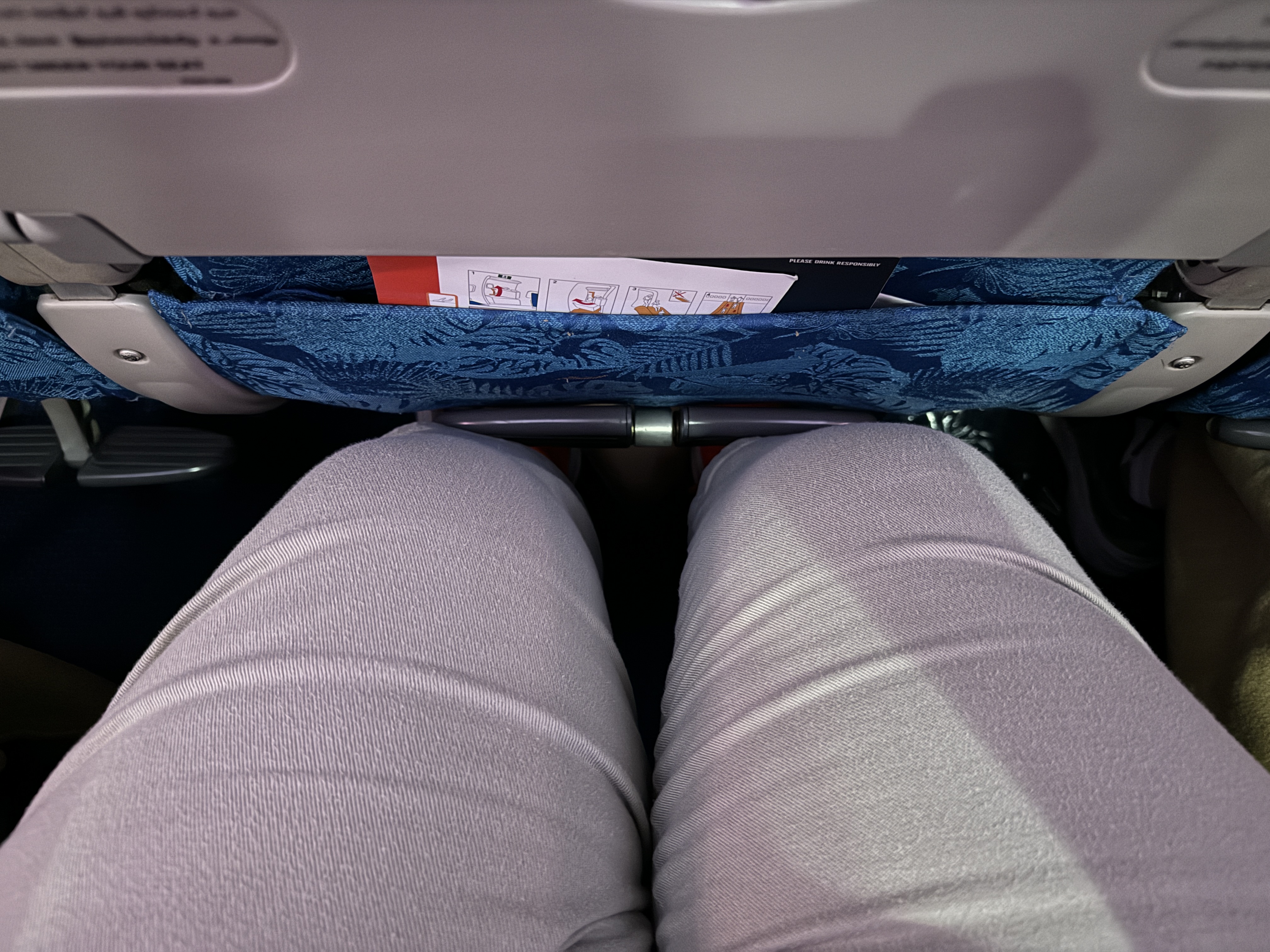 SriLankan DOH CMB A330 300 economy legroom