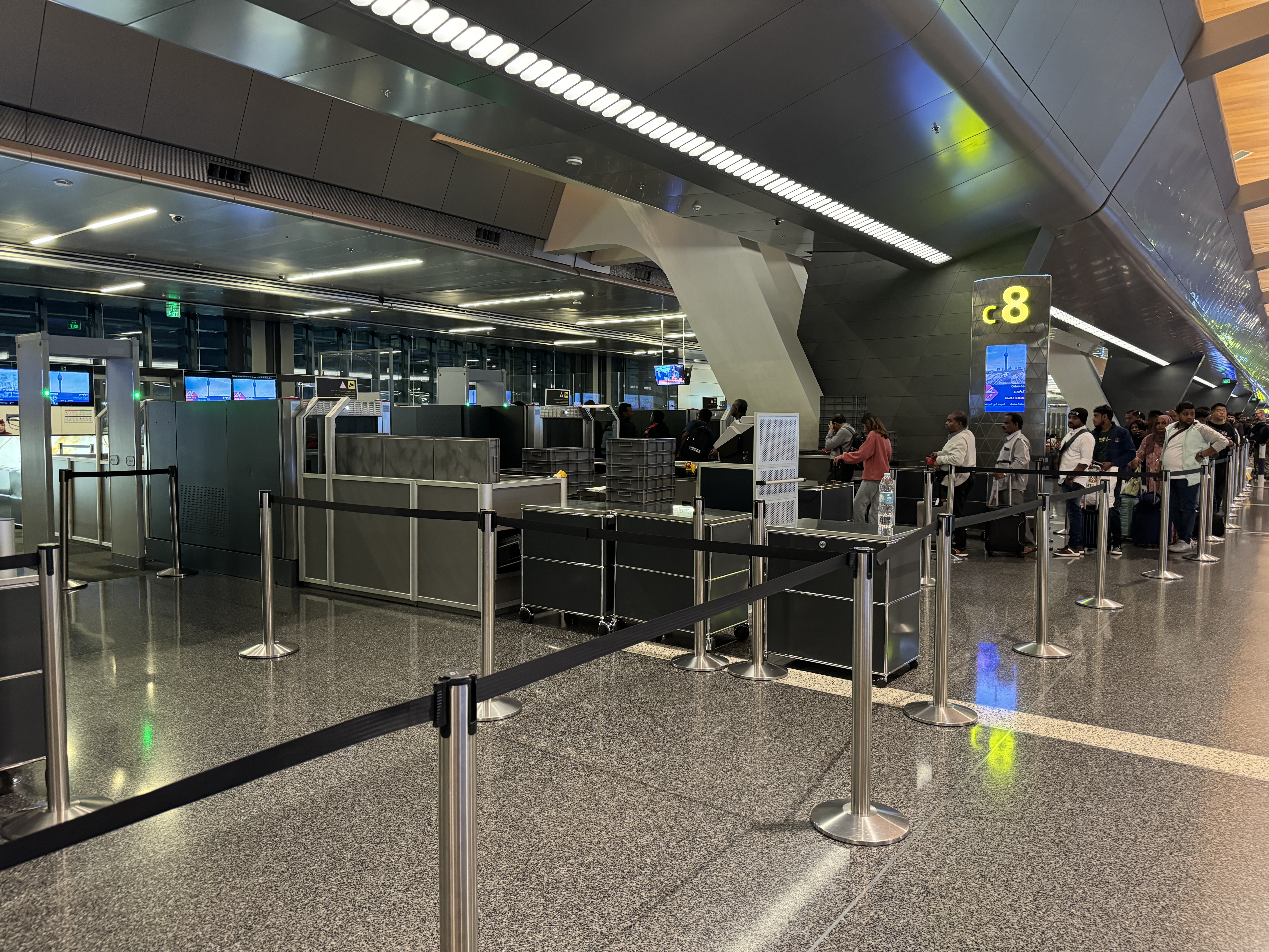 SriLankan DOH gate C8