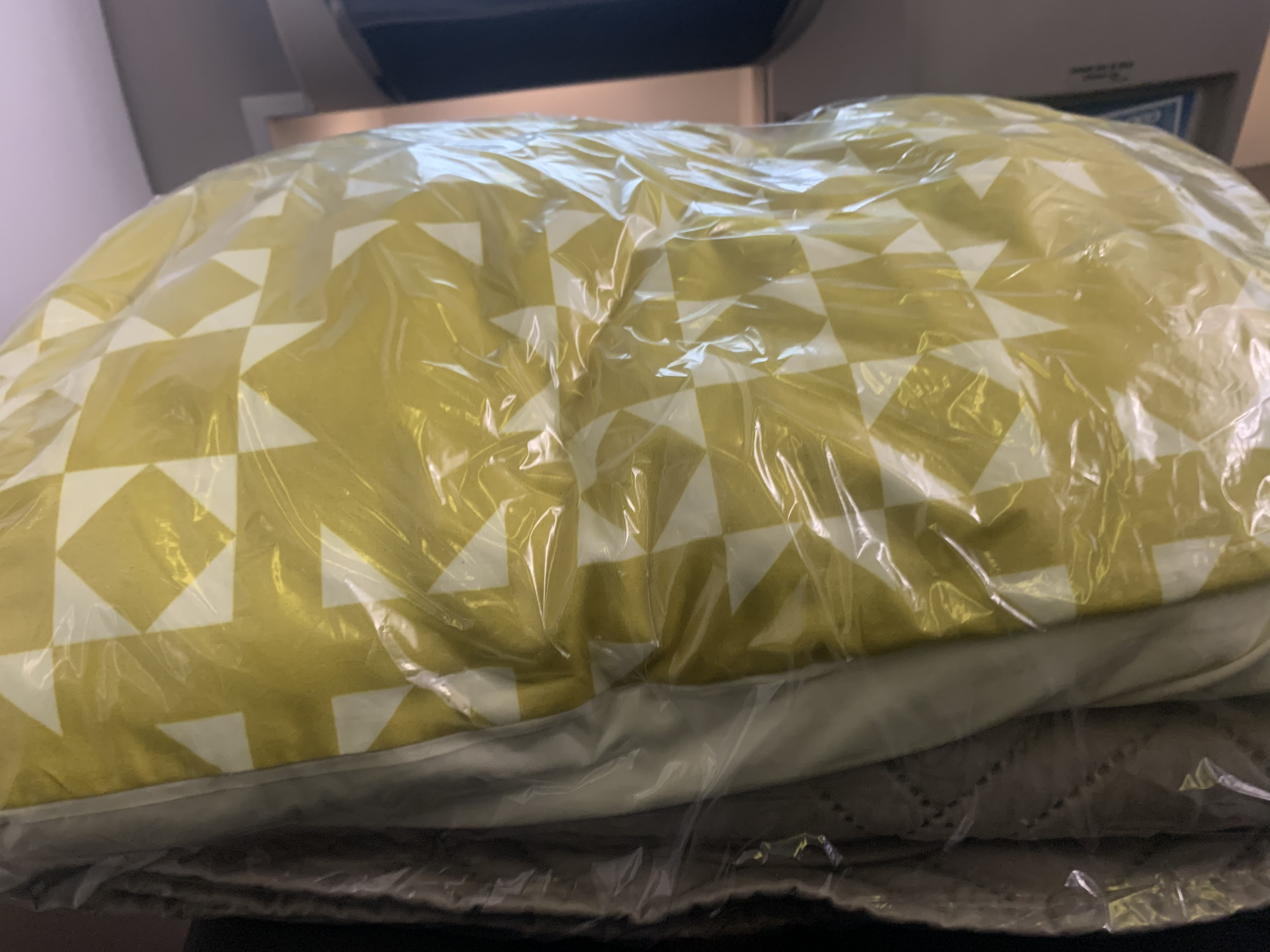 TAP Air Portugal A321LR neo business class EWR LIS blanket and pillow TAP Air Portugal A321LR neo business class EWR LIS blanket and pillow