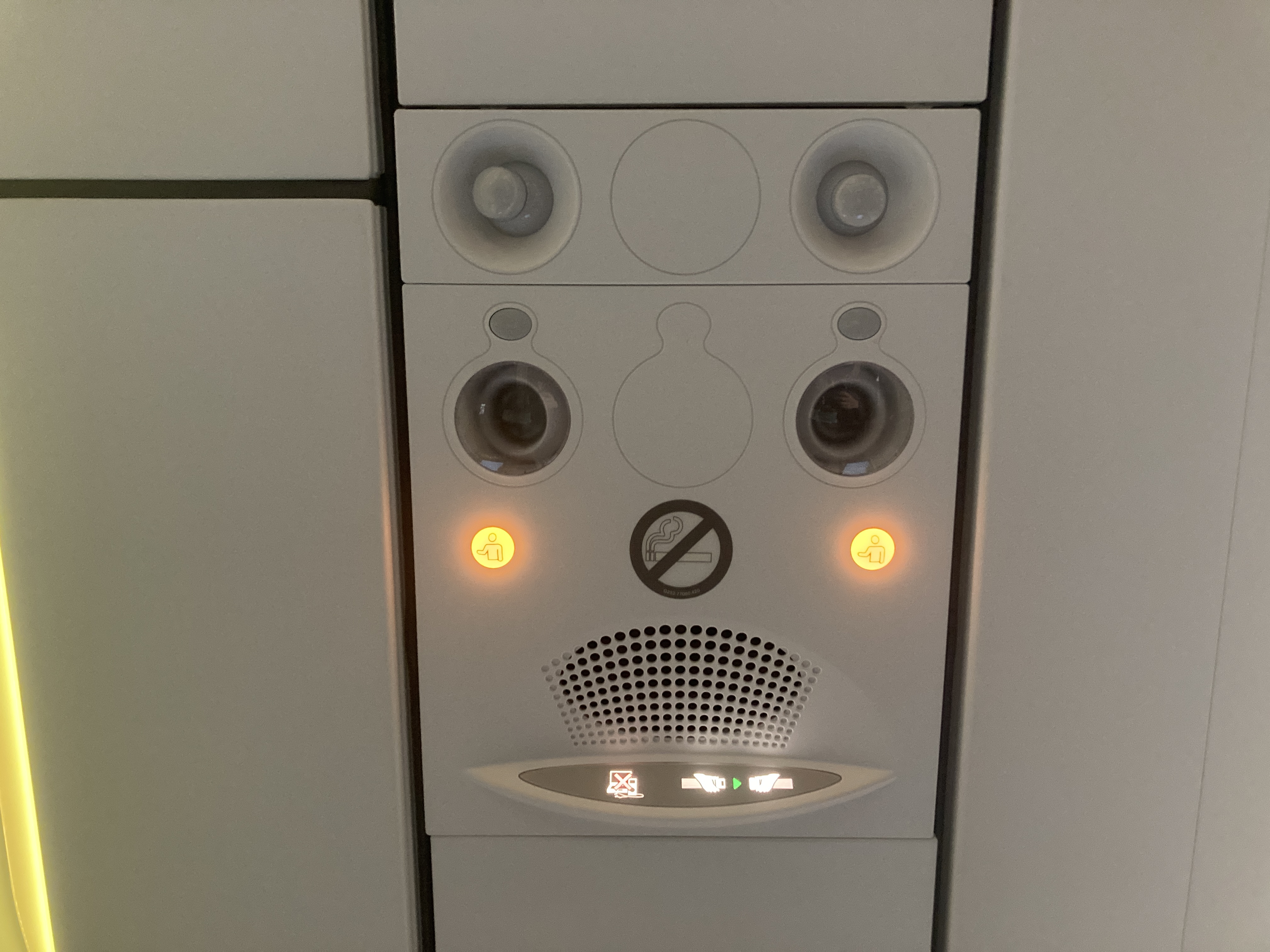 TAP Air Portugal A321LR neo business class EWR LIS overhead lights TAP Air Portugal A321LR neo business class EWR LIS overhead lights