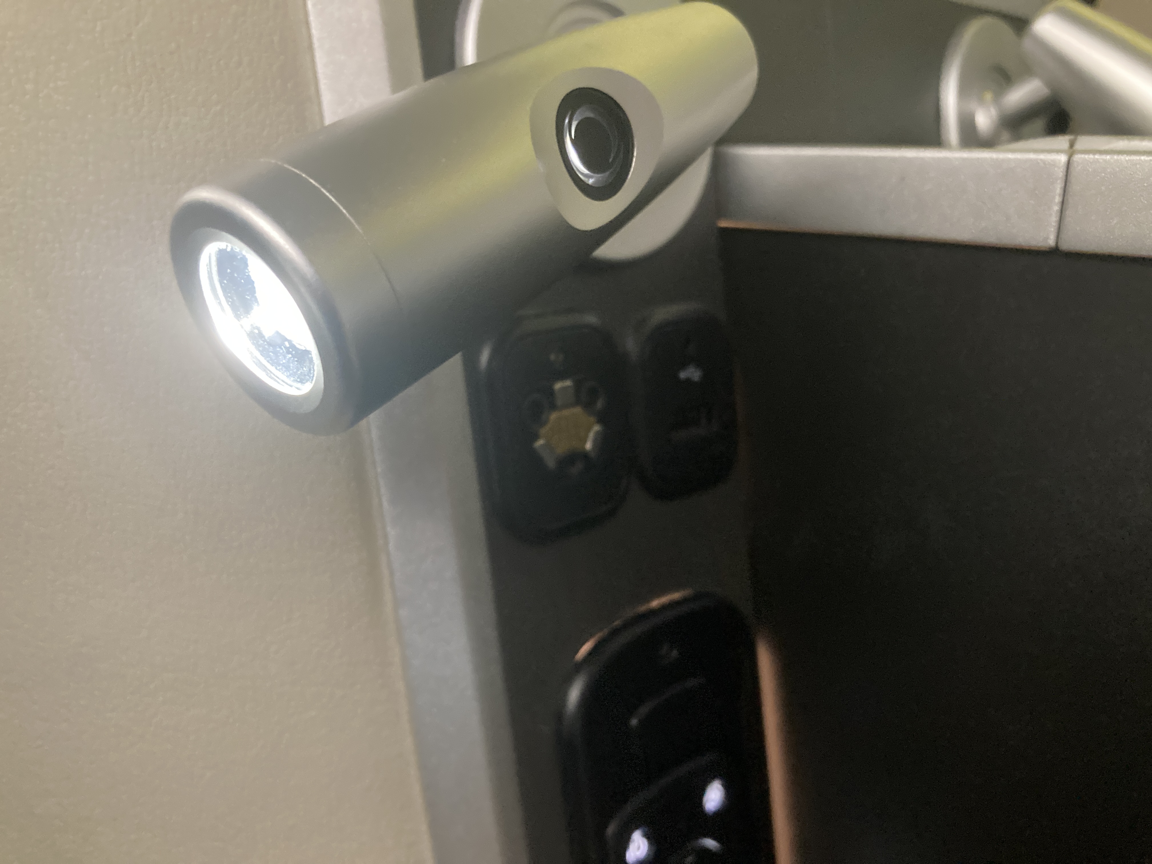TAP Air Portugal A321LR neo business class EWR LIS reading lamp TAP Air Portugal A321LR neo business class EWR LIS reading lamp