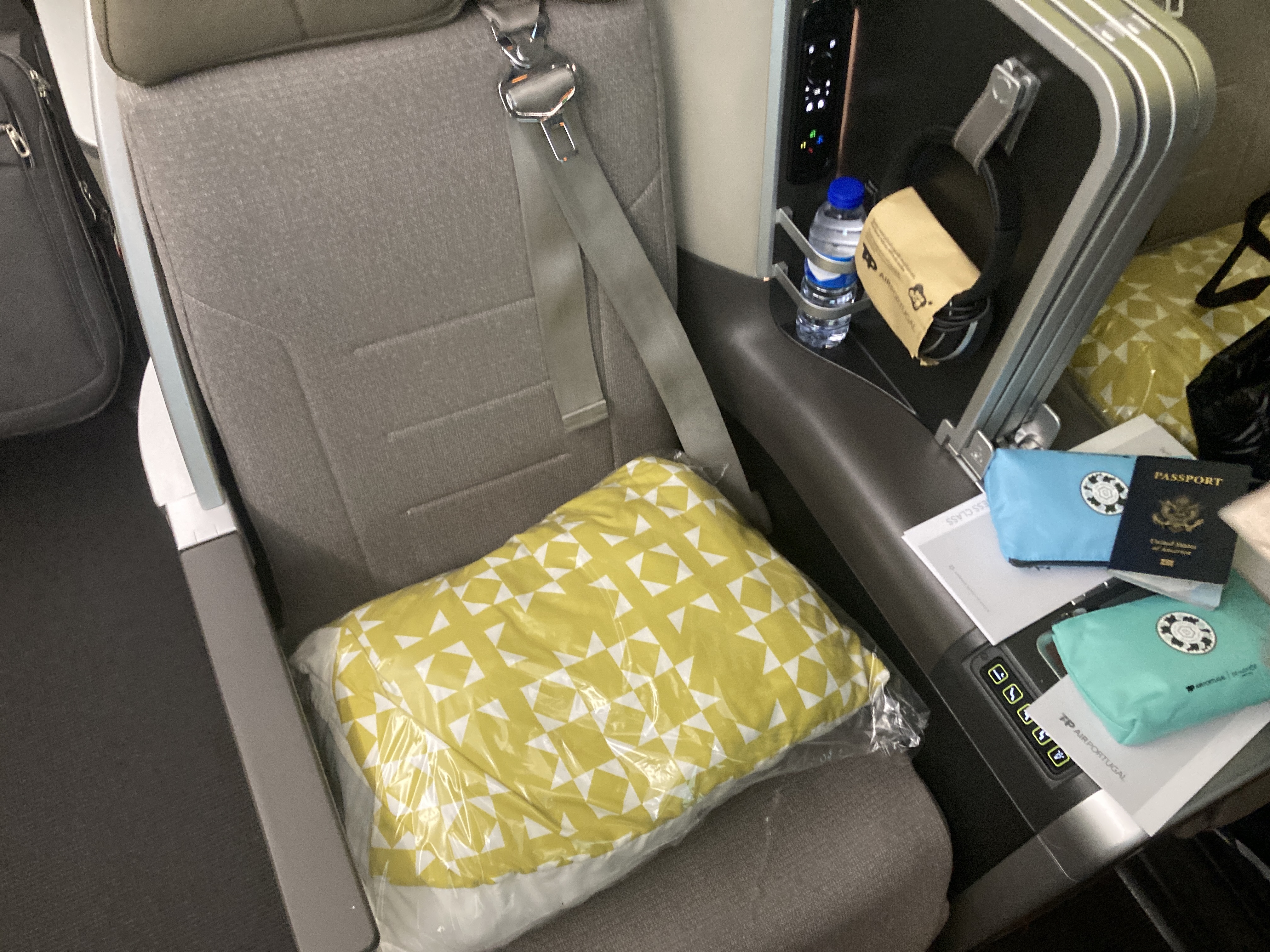 TAP Air Portugal A321LR neo business class EWR LIS seat TAP Air Portugal A321LR neo business class EWR LIS seat