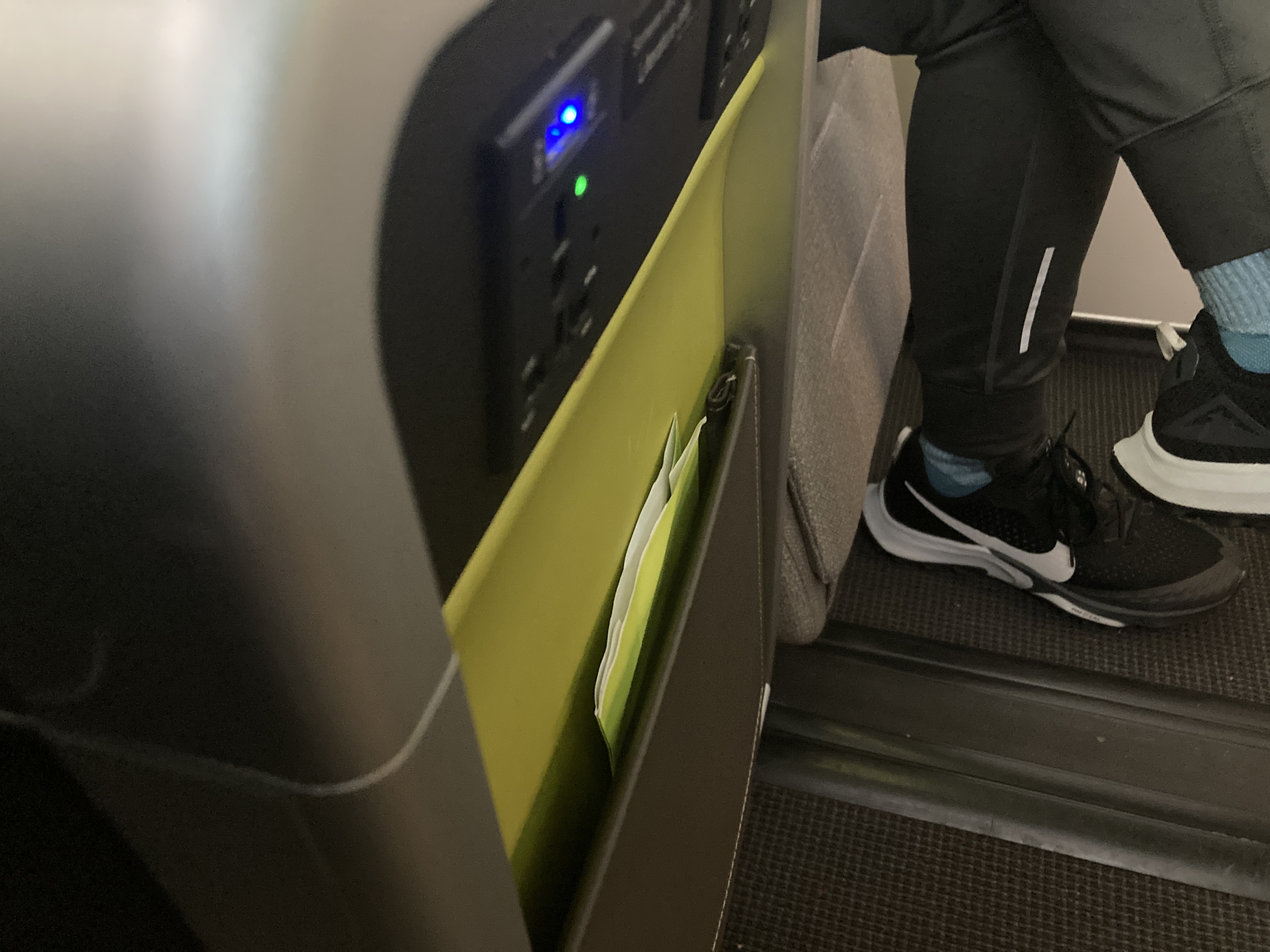 TAP Air Portugal A321LR neo business class EWR LIS space between seats TAP Air Portugal A321LR neo business class EWR LIS space between seats