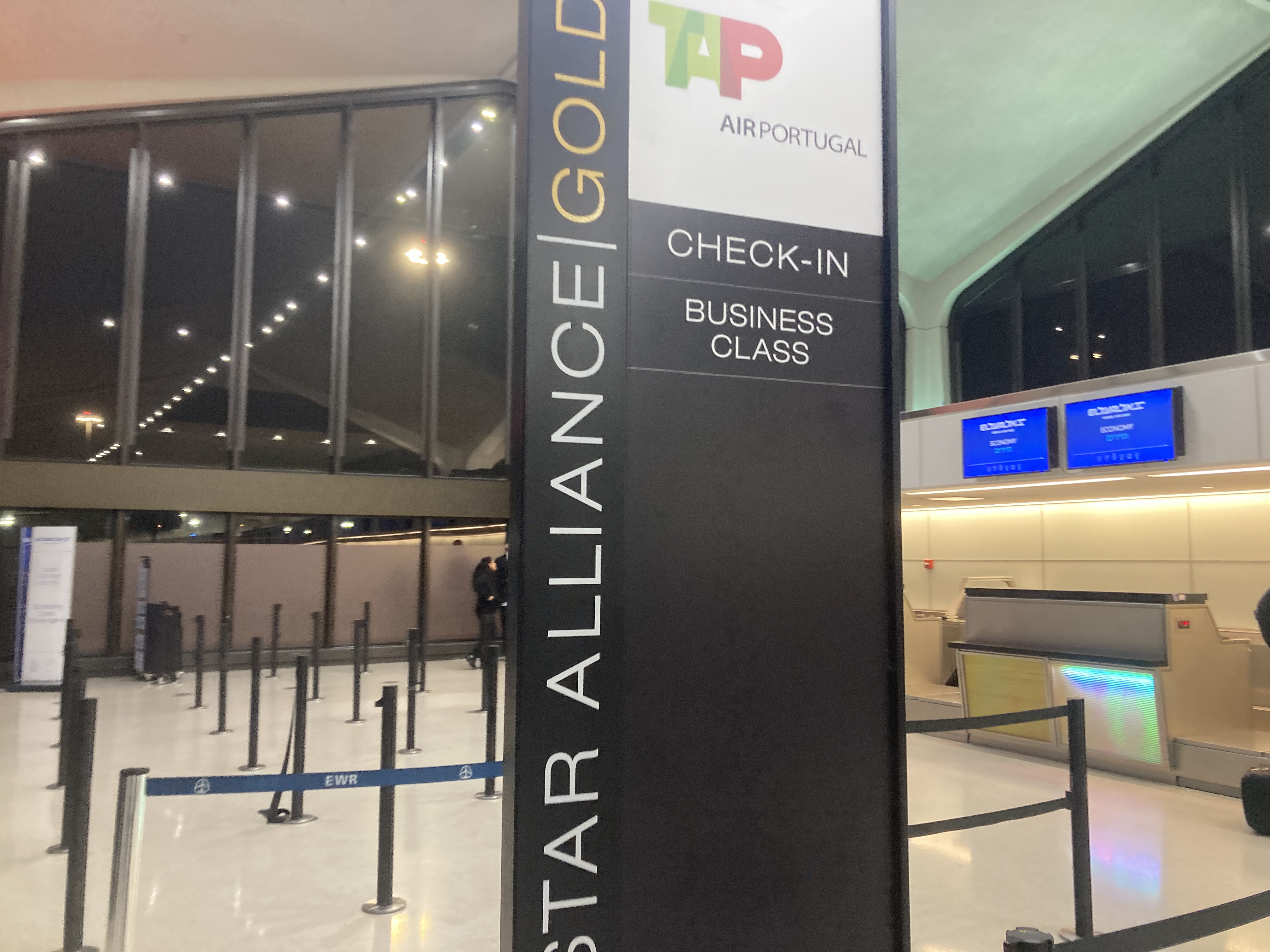 TAP Air Portugal business class check in EWR Newark TAP Air Portugal business class check in EWR Newark