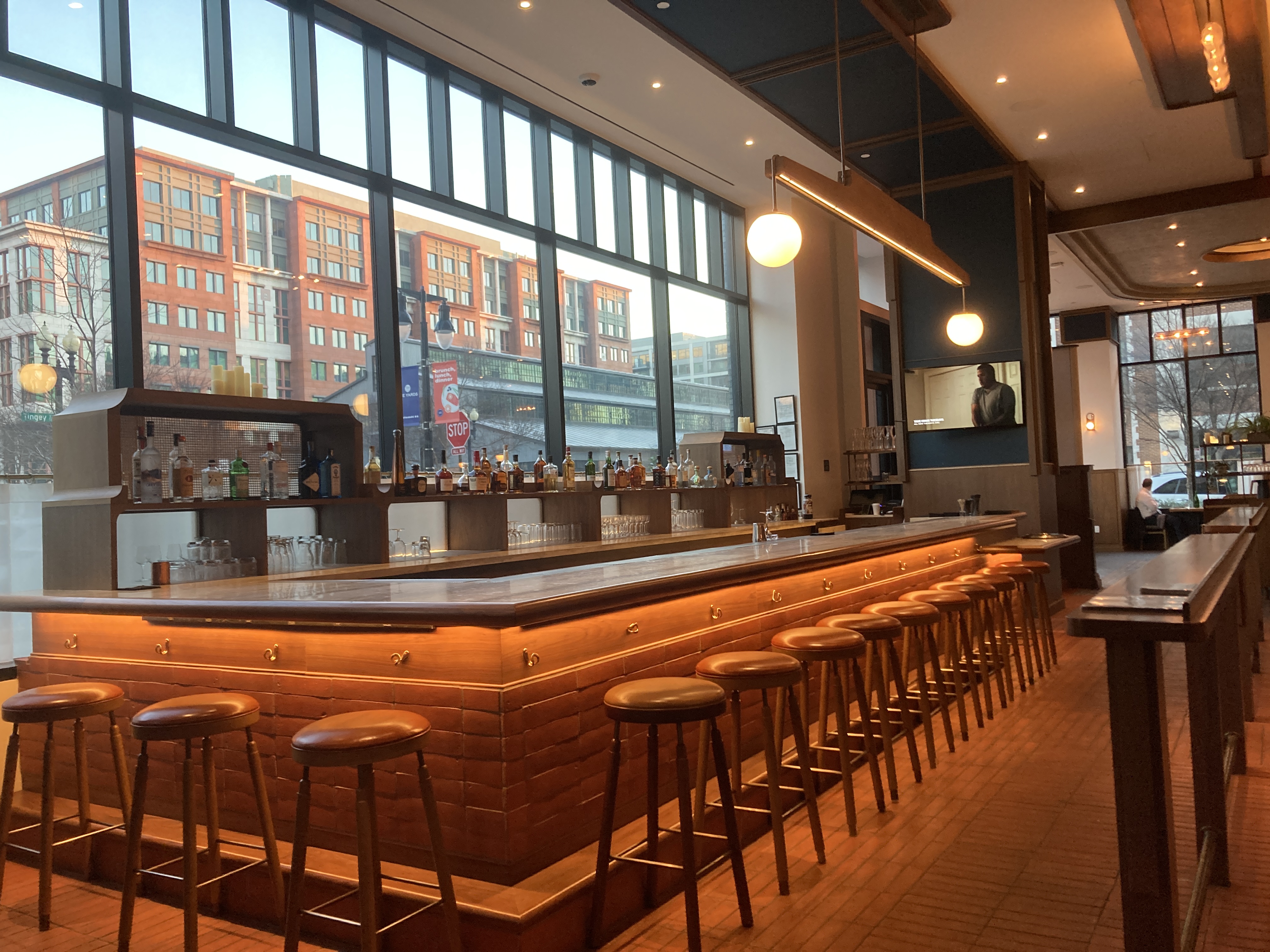 Thompson Washington DC Surveyor restaurant bar