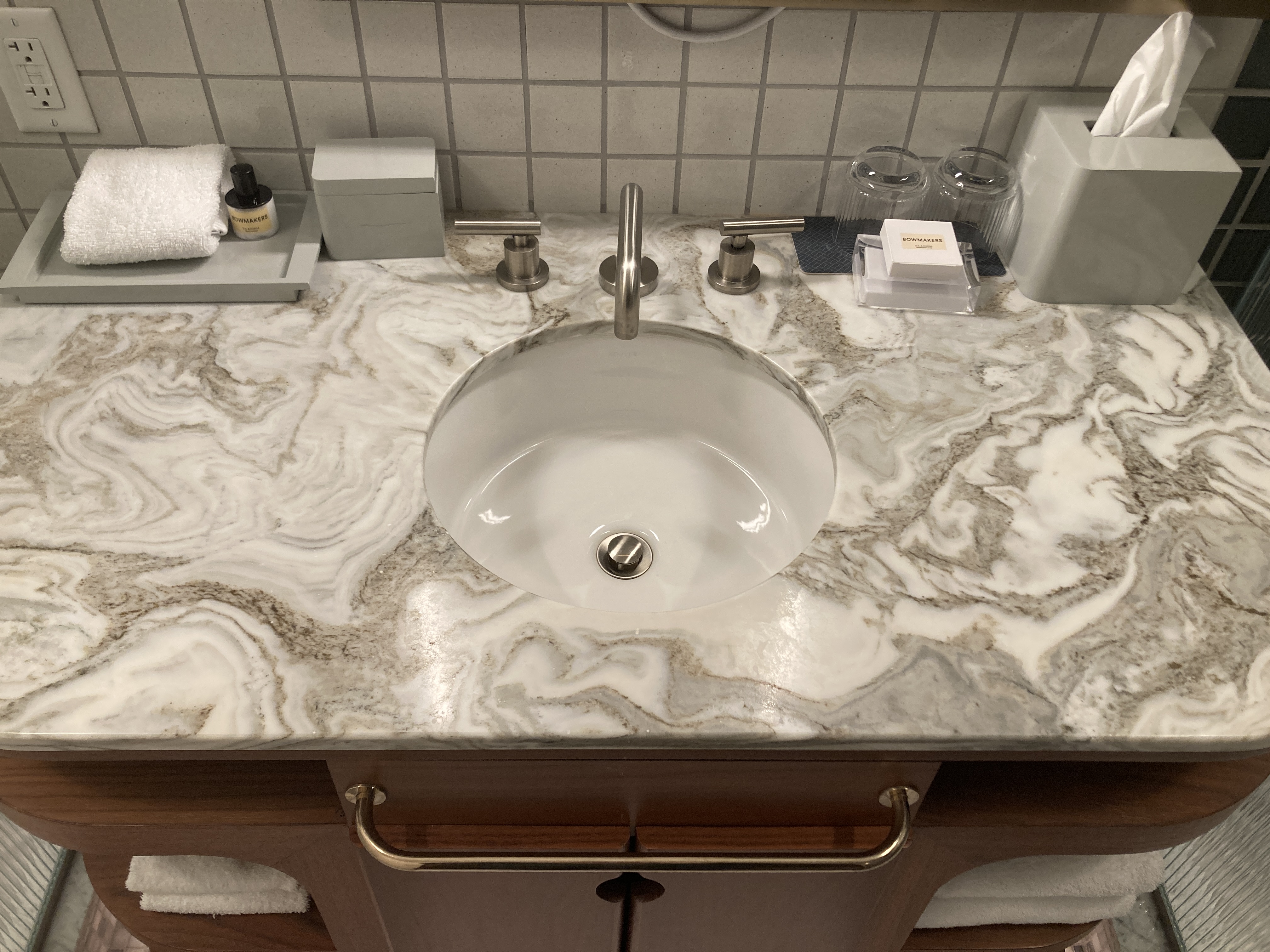 Thompson Washington DC junior suite bathroom sink