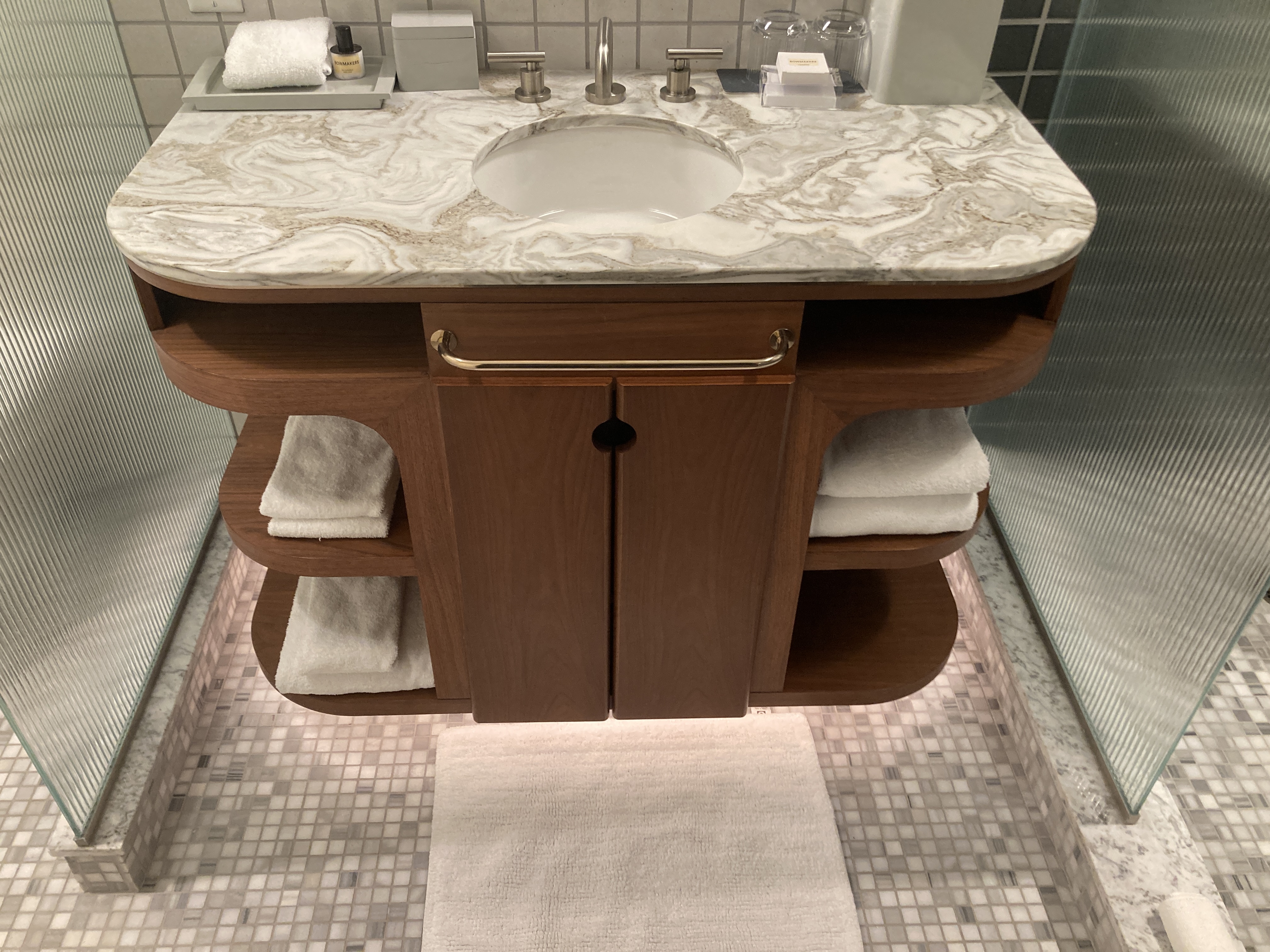 Thompson Washington DC junior suite bathroom